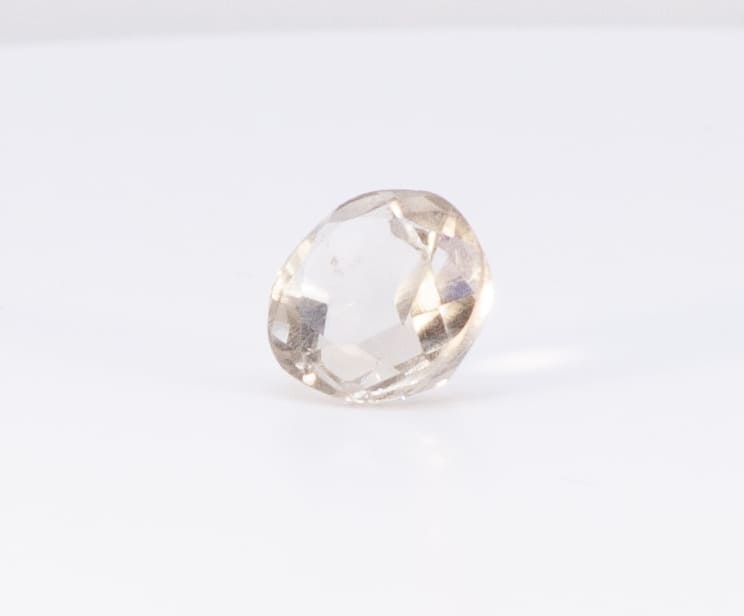 3.7ct White - Off Spinel VVS Round Shape (9.3x0x5.8 mm) Unheated gemstone from Sri Lanka