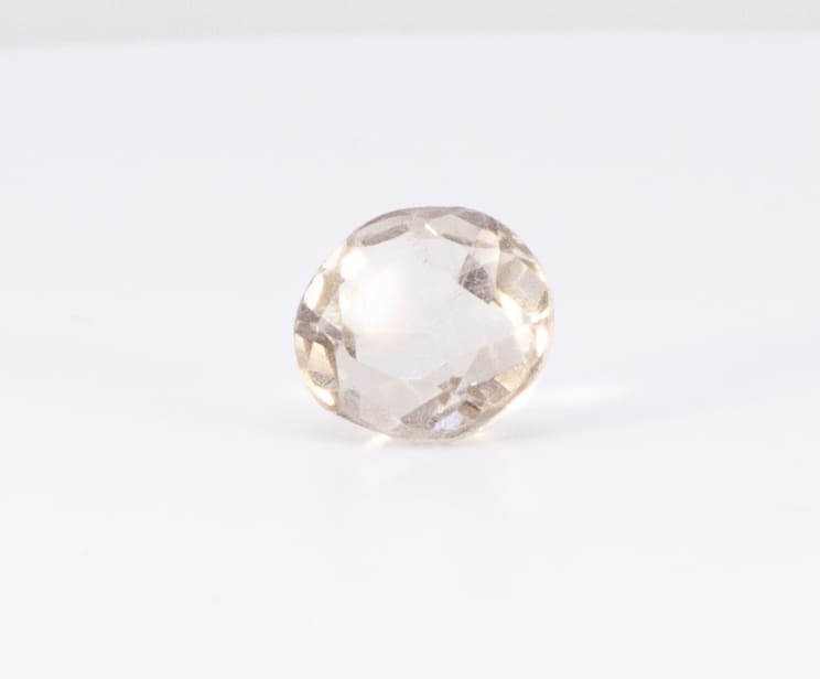 3.7ct White - Off Spinel VVS Round Shape (9.3x0x5.8 mm) Unheated gemstone from Sri Lanka