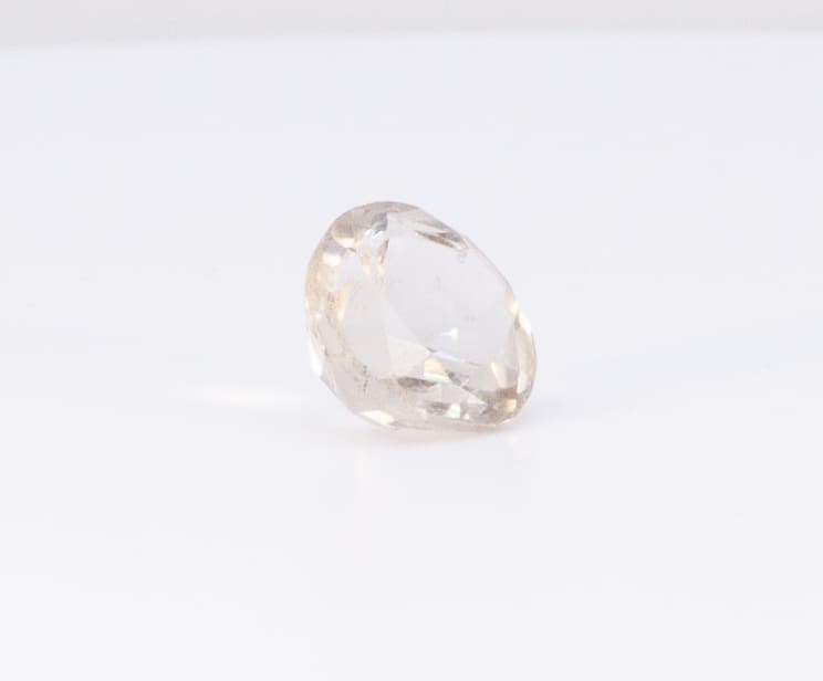 3.7ct White - Off Spinel VVS Round Shape (9.3x0x5.8 mm) Unheated gemstone from Sri Lanka