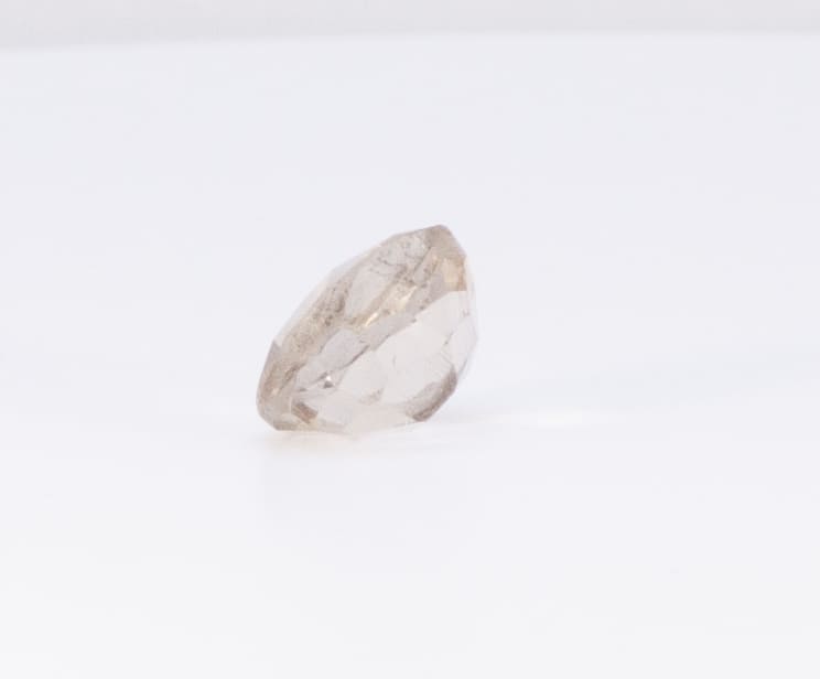 3.7ct White - Off Spinel VVS Round Shape (9.3x0x5.8 mm) Unheated gemstone from Sri Lanka