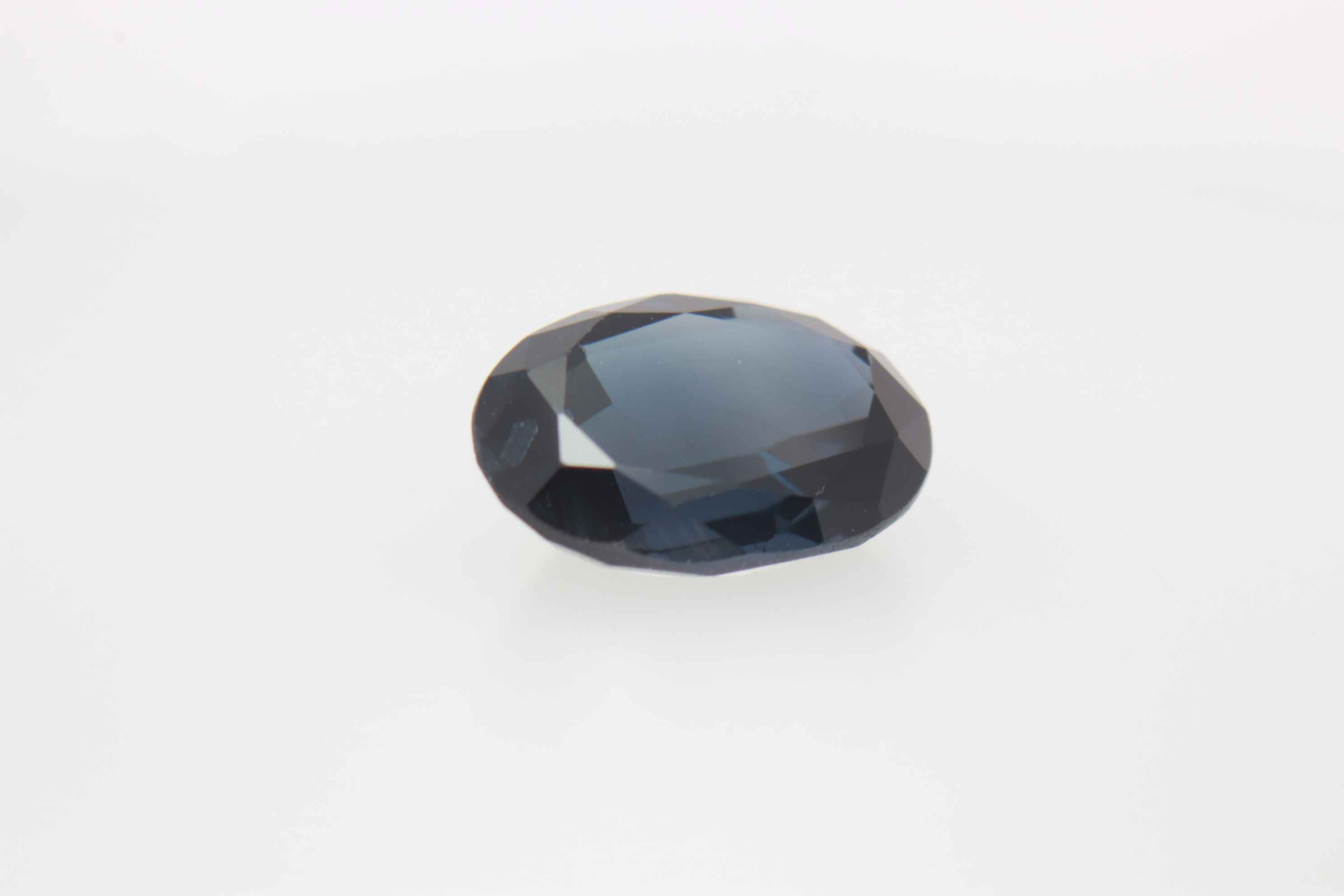 1.25ct Blue Spinel VVS Oval Shape (7.6x5.6x3.3 mm) Unheated gemstone from Sri Lanka