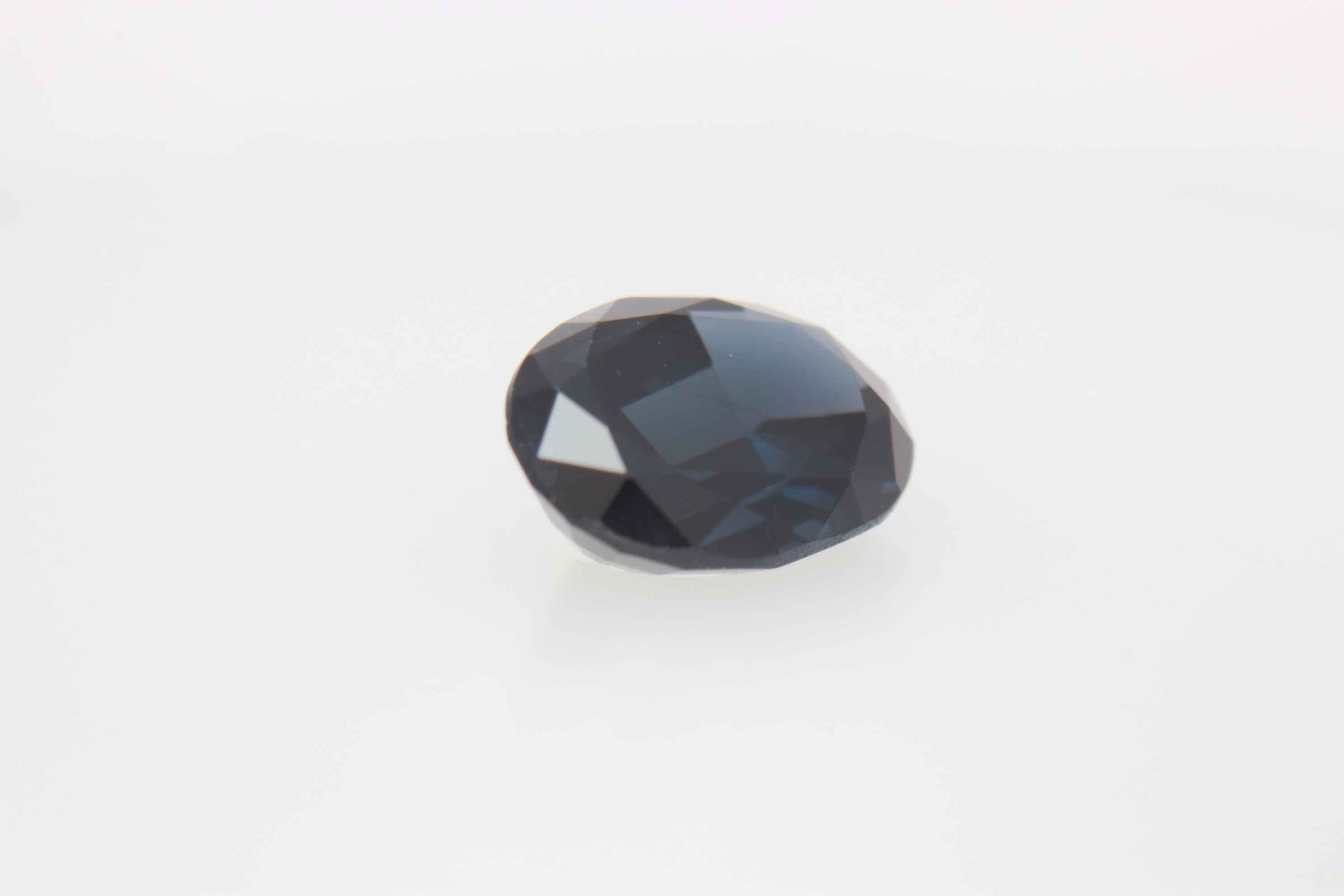 1.25ct Blue Spinel VVS Oval Shape (7.6x5.6x3.3 mm) Unheated gemstone from Sri Lanka