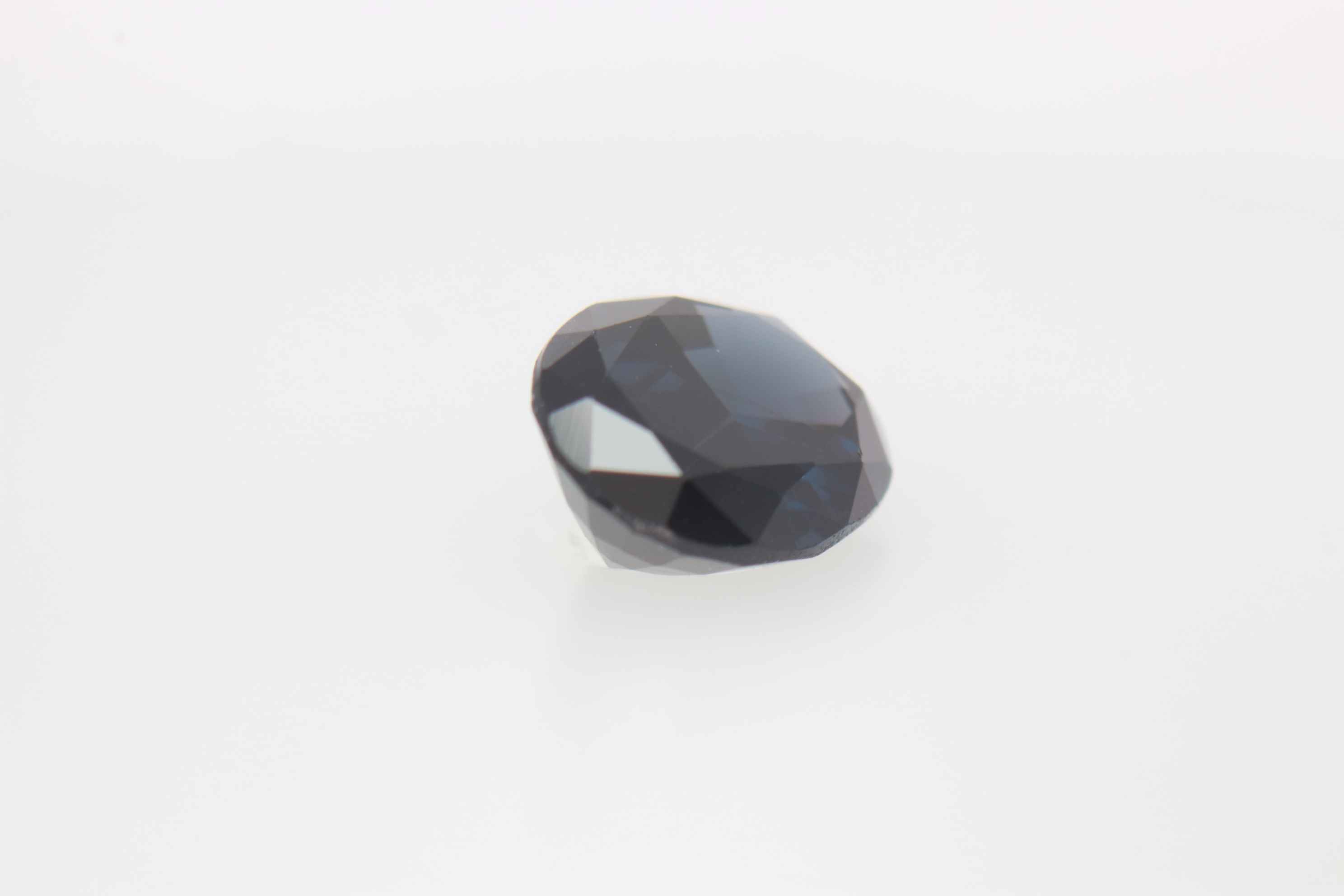 1.25ct Blue Spinel VVS Oval Shape (7.6x5.6x3.3 mm) Unheated gemstone from Sri Lanka