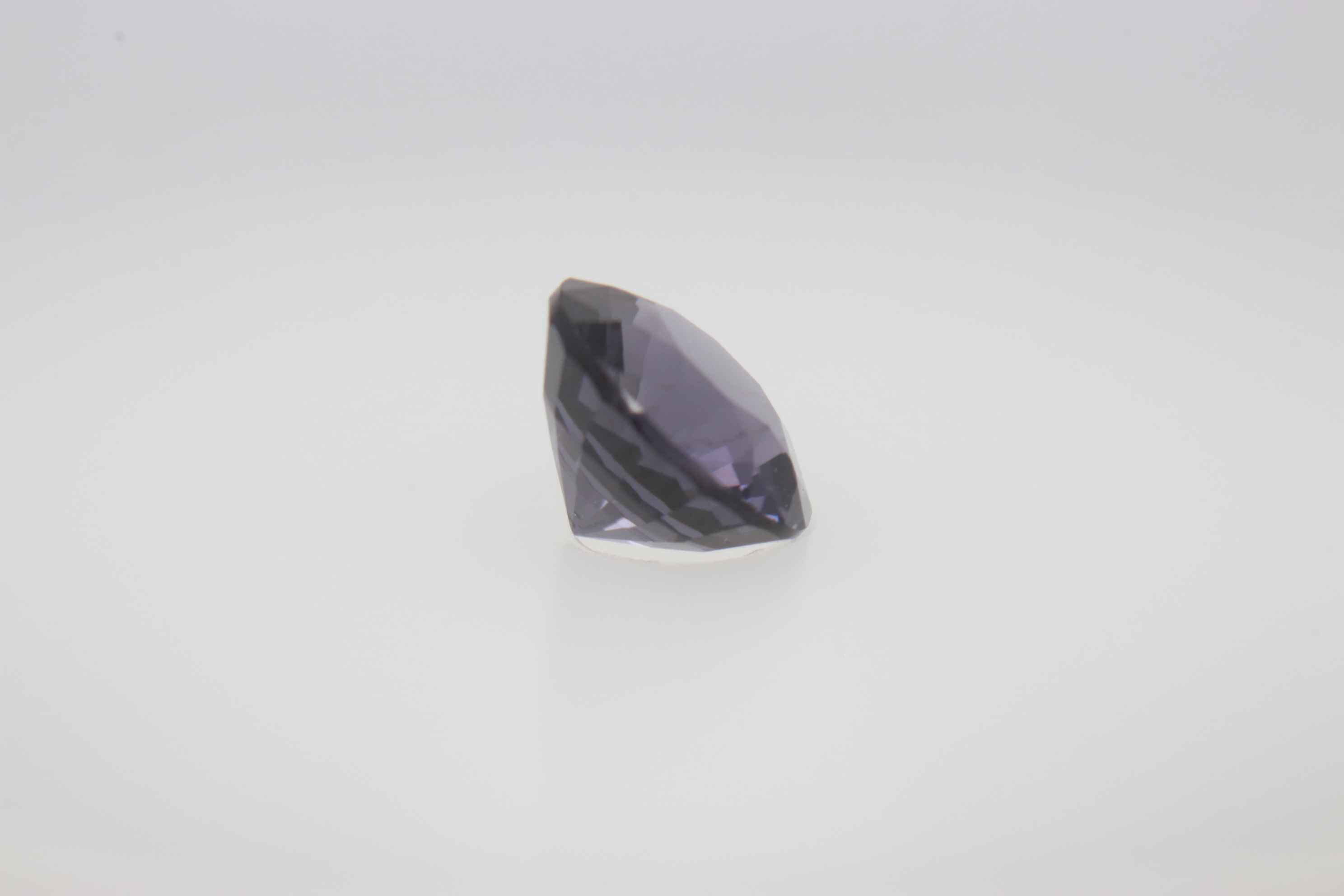 0.8ct Purple Spinel VVS Oval Shape (5.5x3.5x0 mm) Unheated gemstone from Sri Lanka