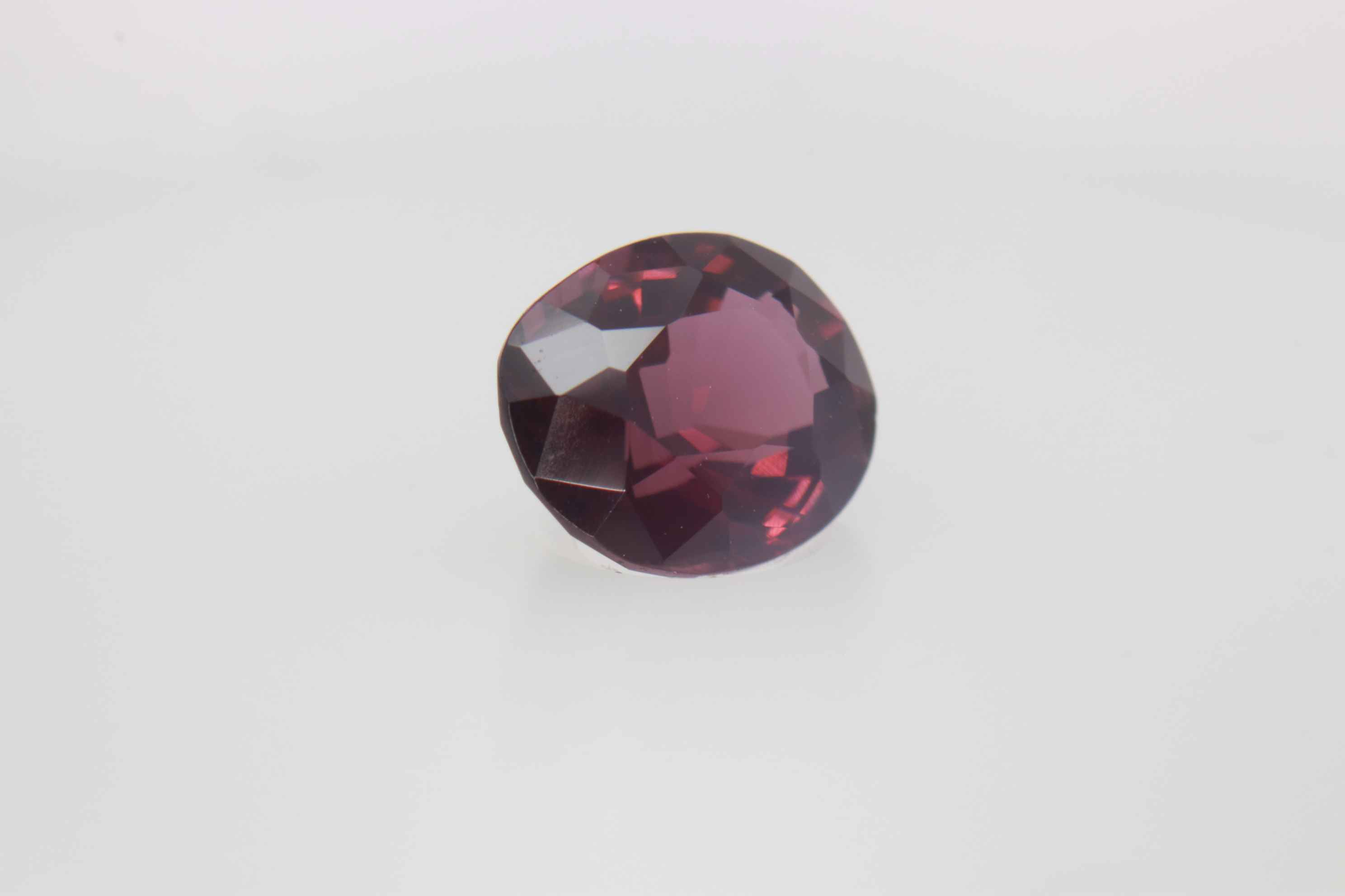 1.05ct Deep Pink Spinel VVS Oval Shape (6.6x5.4x3.8 mm) Unheated gemstone from Sri Lanka
