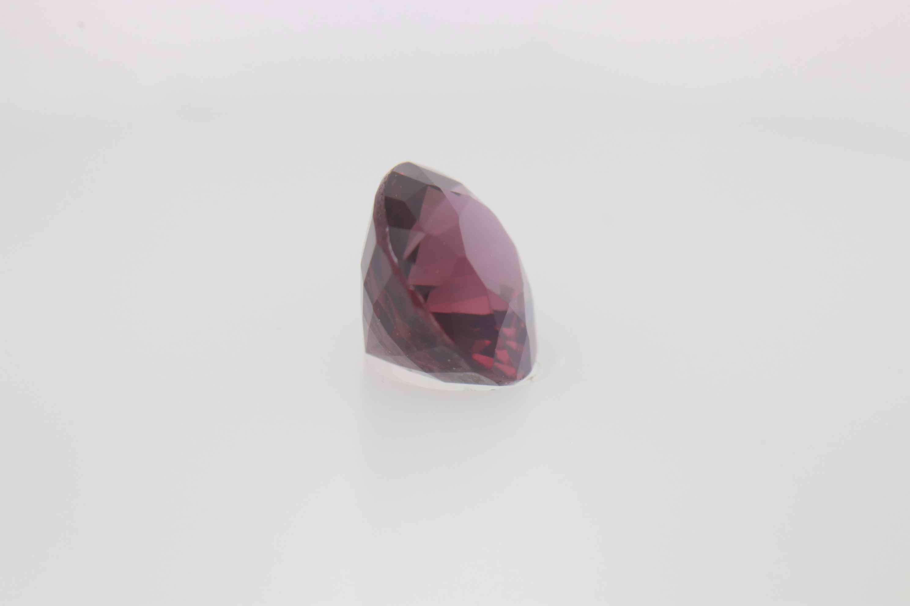 1.05ct Deep Pink Spinel VVS Oval Shape (6.6x5.4x3.8 mm) Unheated gemstone from Sri Lanka