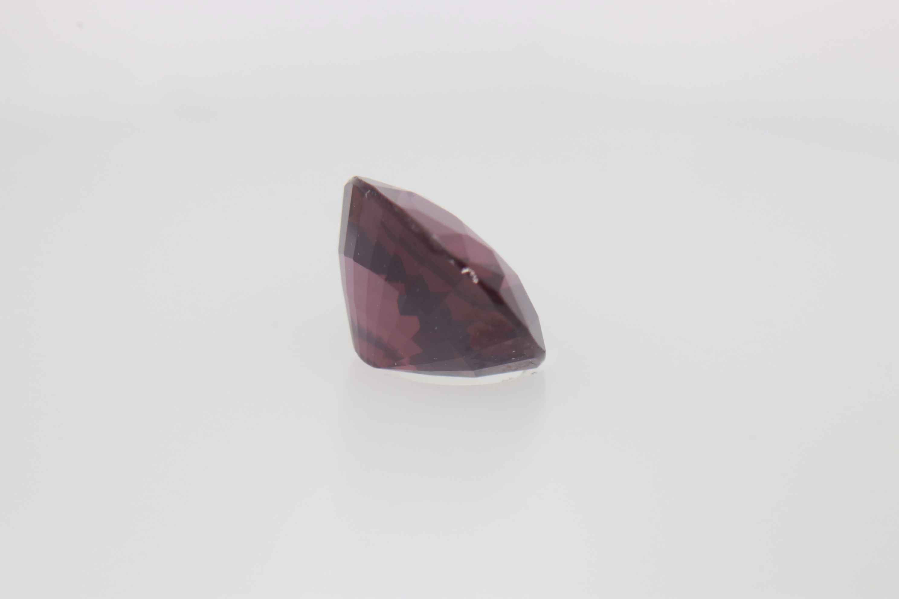 1.05ct Deep Pink Spinel VVS Oval Shape (6.6x5.4x3.8 mm) Unheated gemstone from Sri Lanka