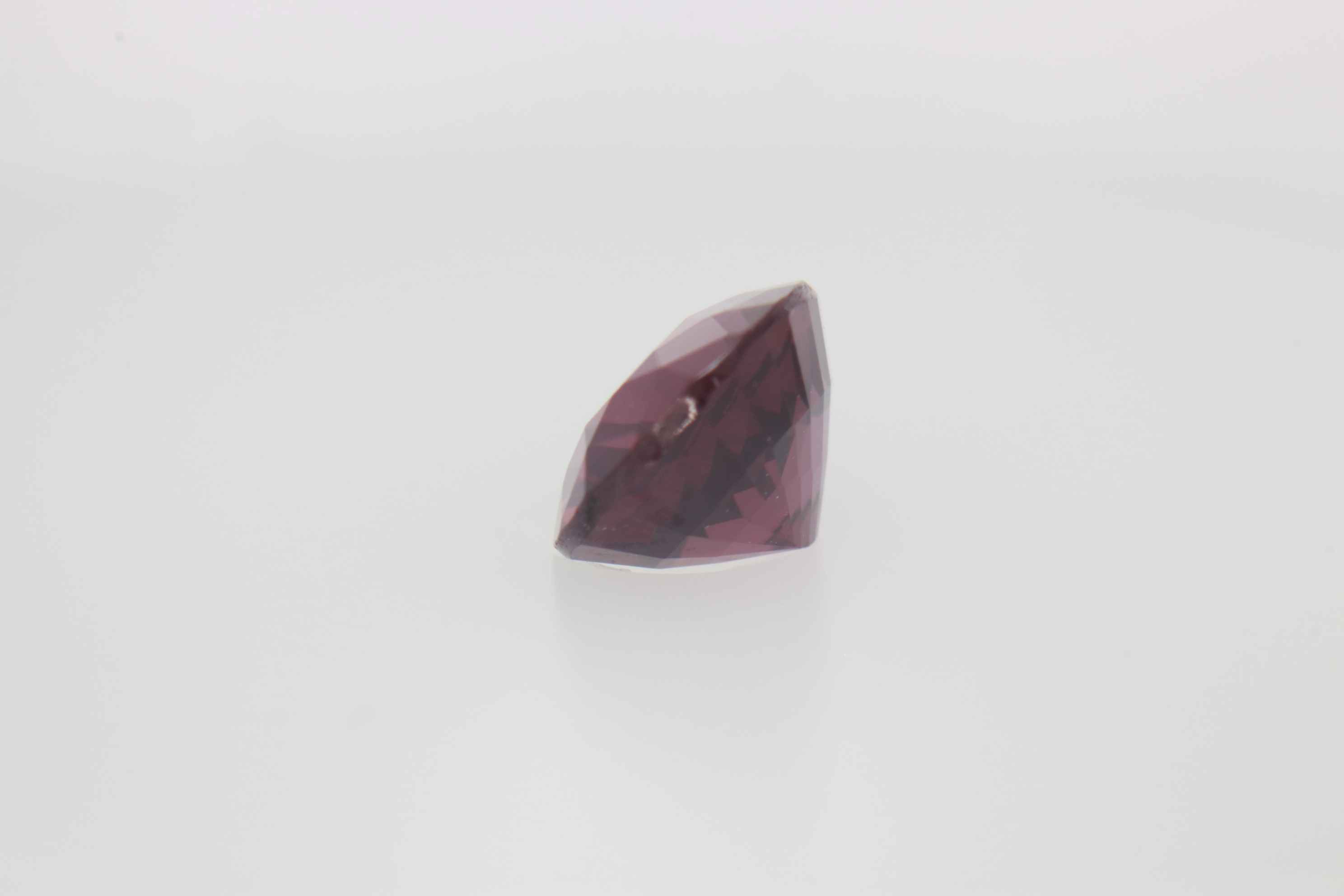 1.05ct Deep Pink Spinel VVS Oval Shape (6.6x5.4x3.8 mm) Unheated gemstone from Sri Lanka