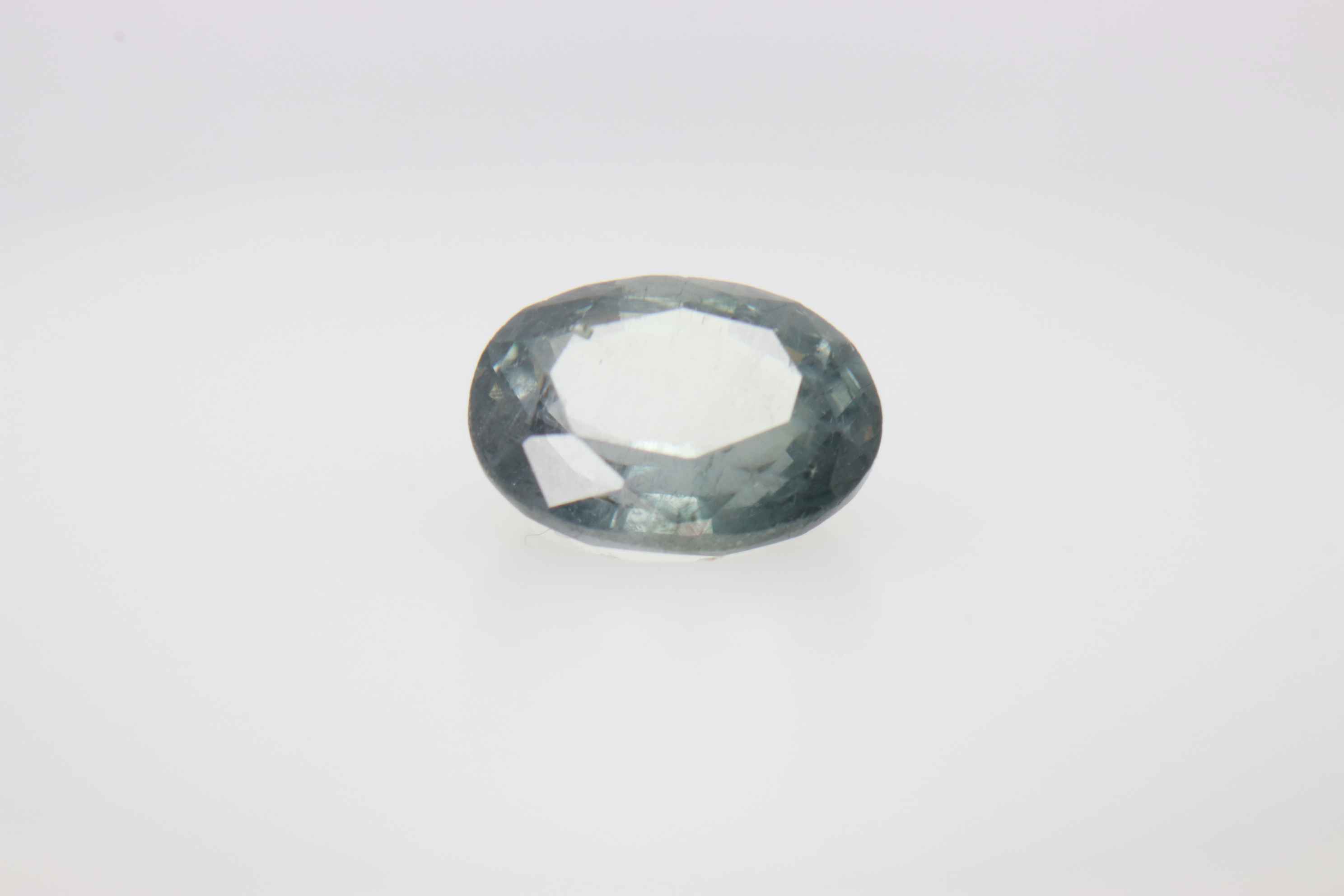 0.9ct White Spinel SI1 Oval Shape (6.7x5x3.5 mm) Unheated gemstone from Sri Lanka