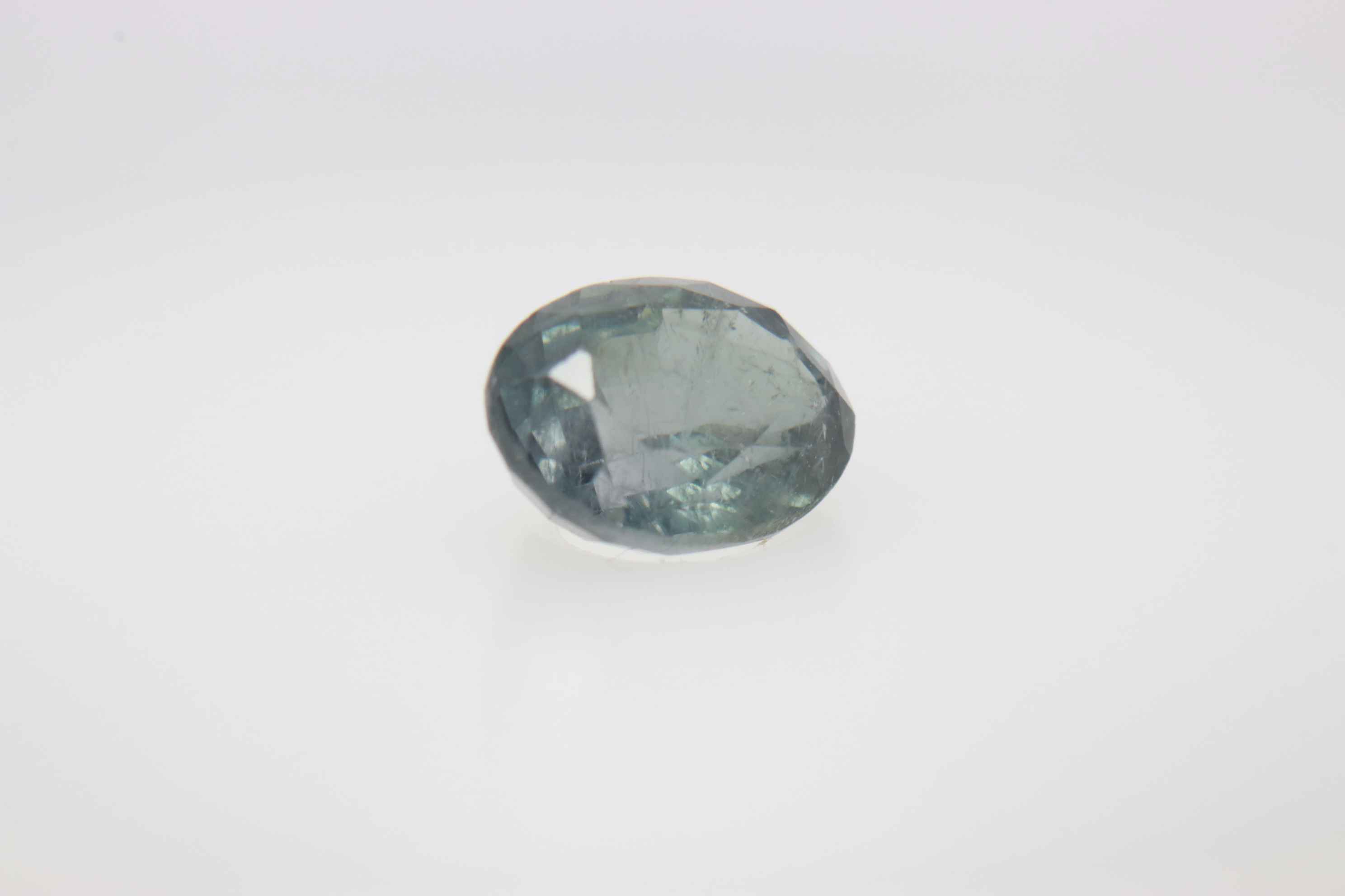 0.9ct White Spinel SI1 Oval Shape (6.7x5x3.5 mm) Unheated gemstone from Sri Lanka