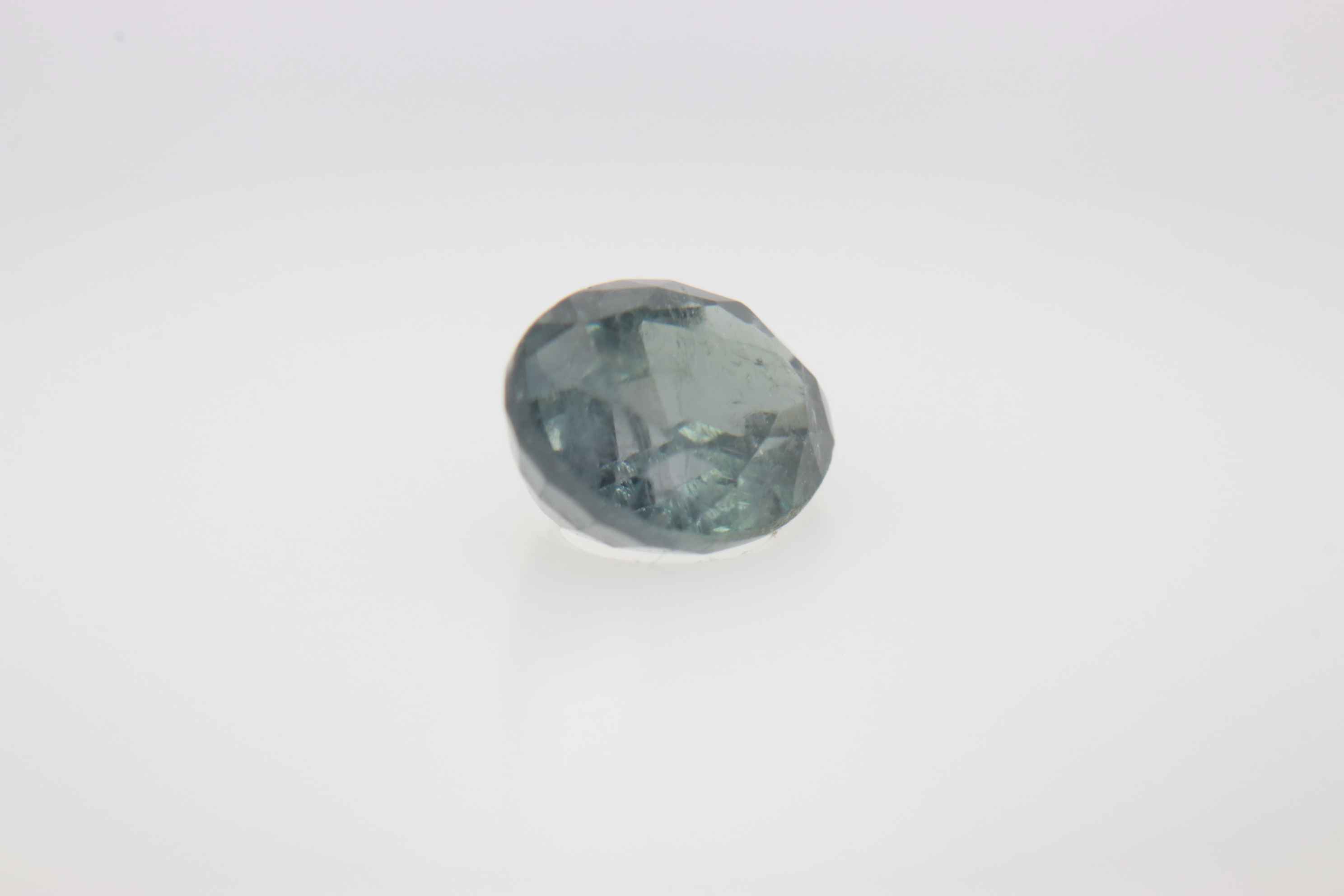 0.9ct White Spinel SI1 Oval Shape (6.7x5x3.5 mm) Unheated gemstone from Sri Lanka