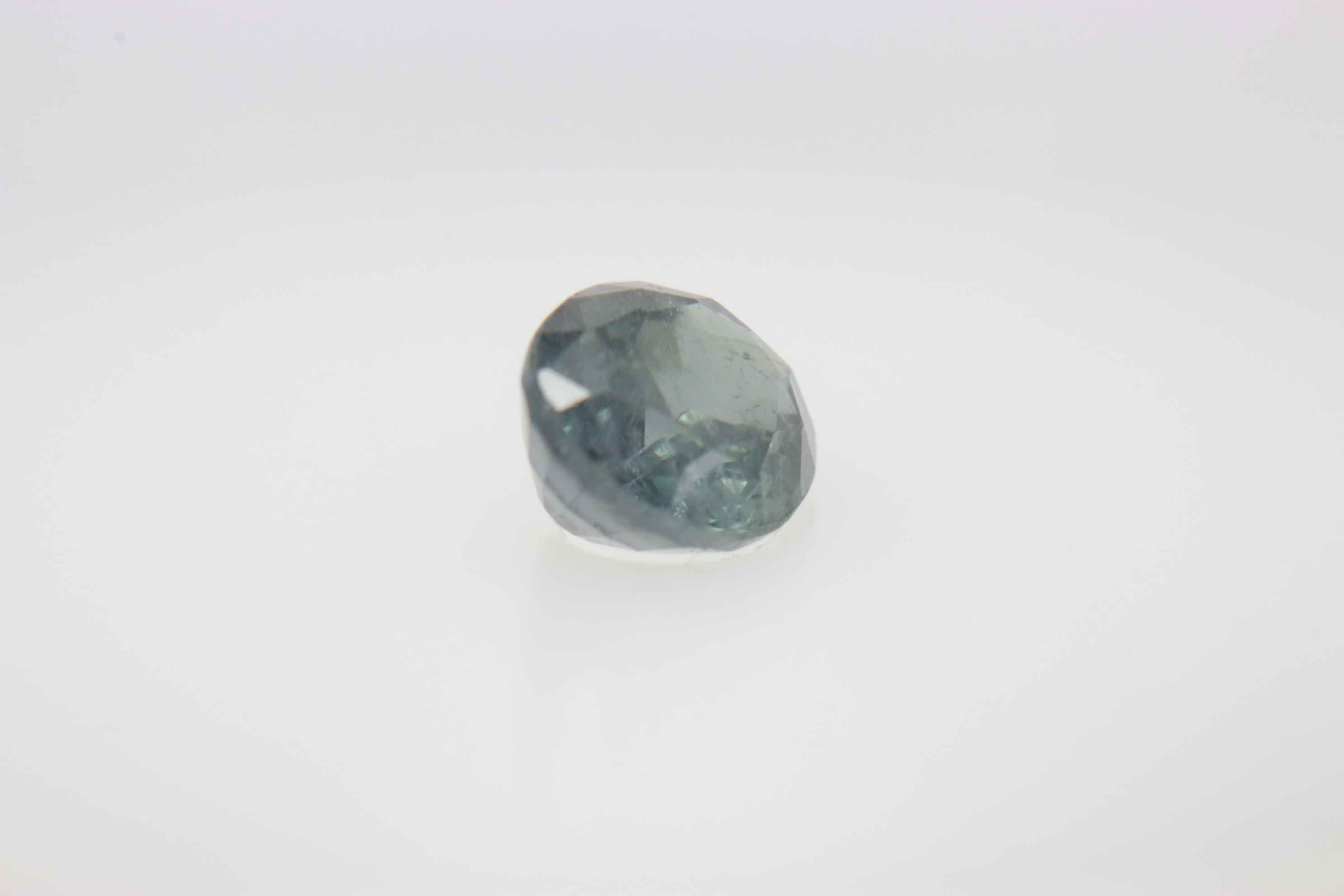 0.9ct White Spinel SI1 Oval Shape (6.7x5x3.5 mm) Unheated gemstone from Sri Lanka