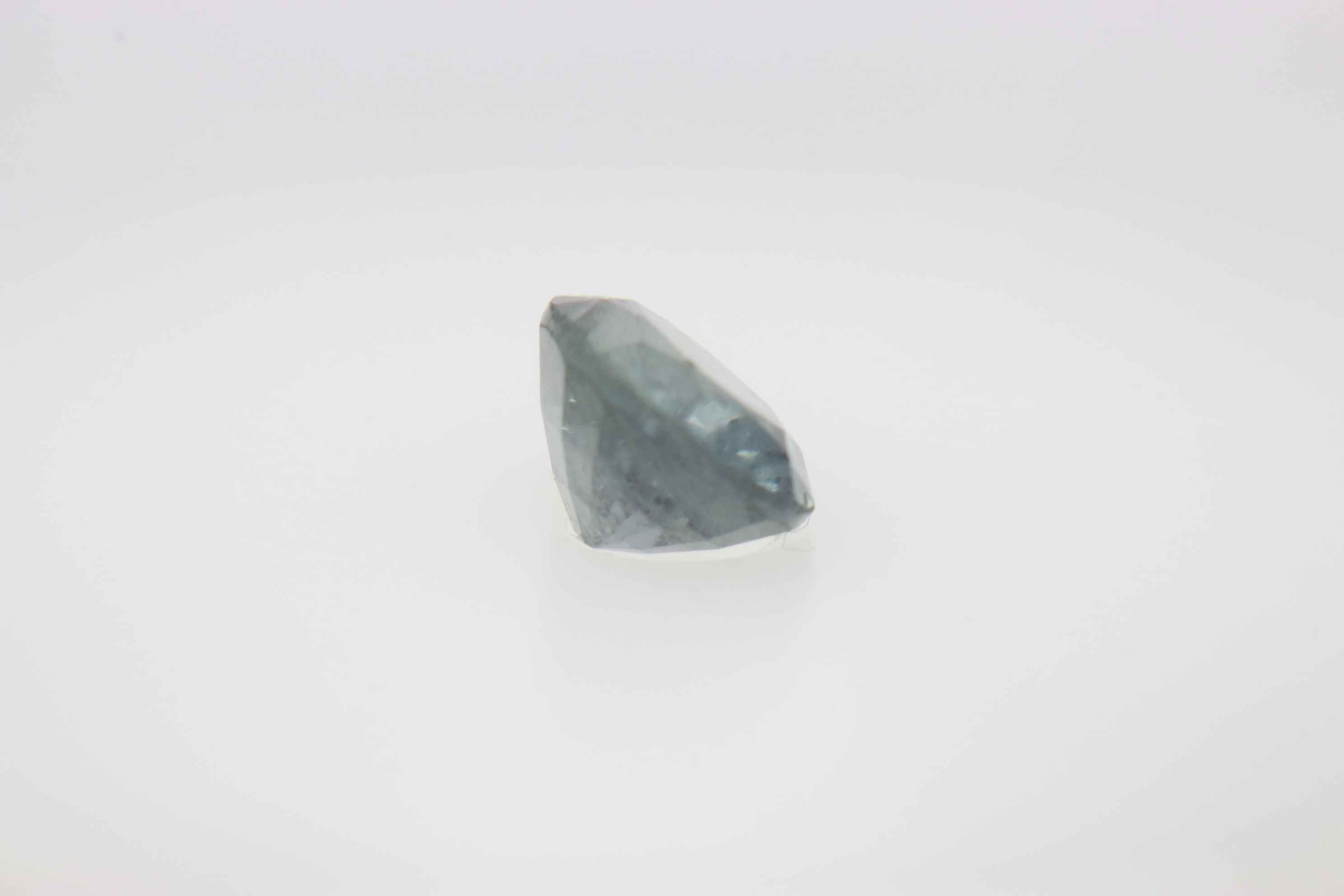 0.9ct White Spinel SI1 Oval Shape (6.7x5x3.5 mm) Unheated gemstone from Sri Lanka