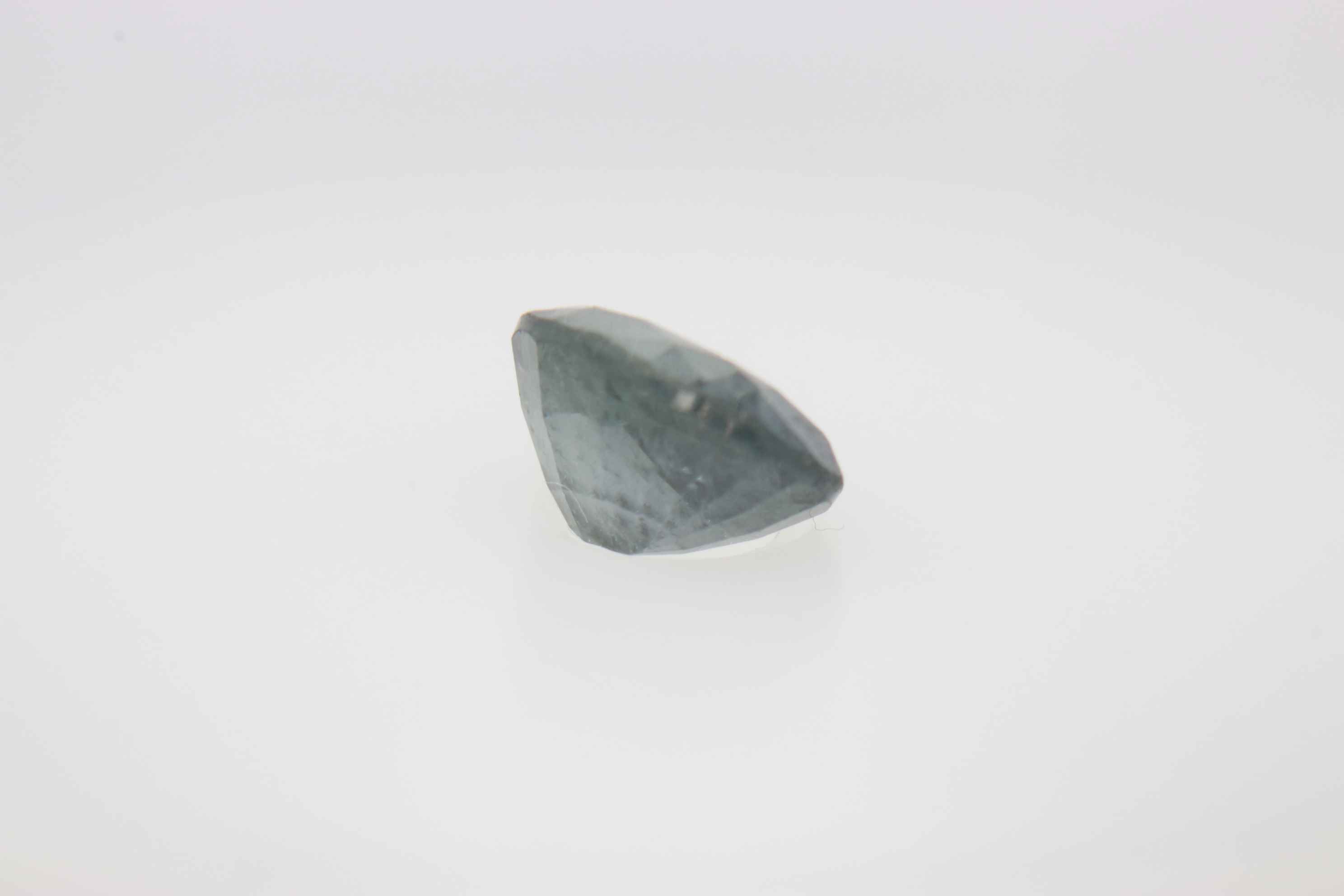 0.9ct White Spinel SI1 Oval Shape (6.7x5x3.5 mm) Unheated gemstone from Sri Lanka