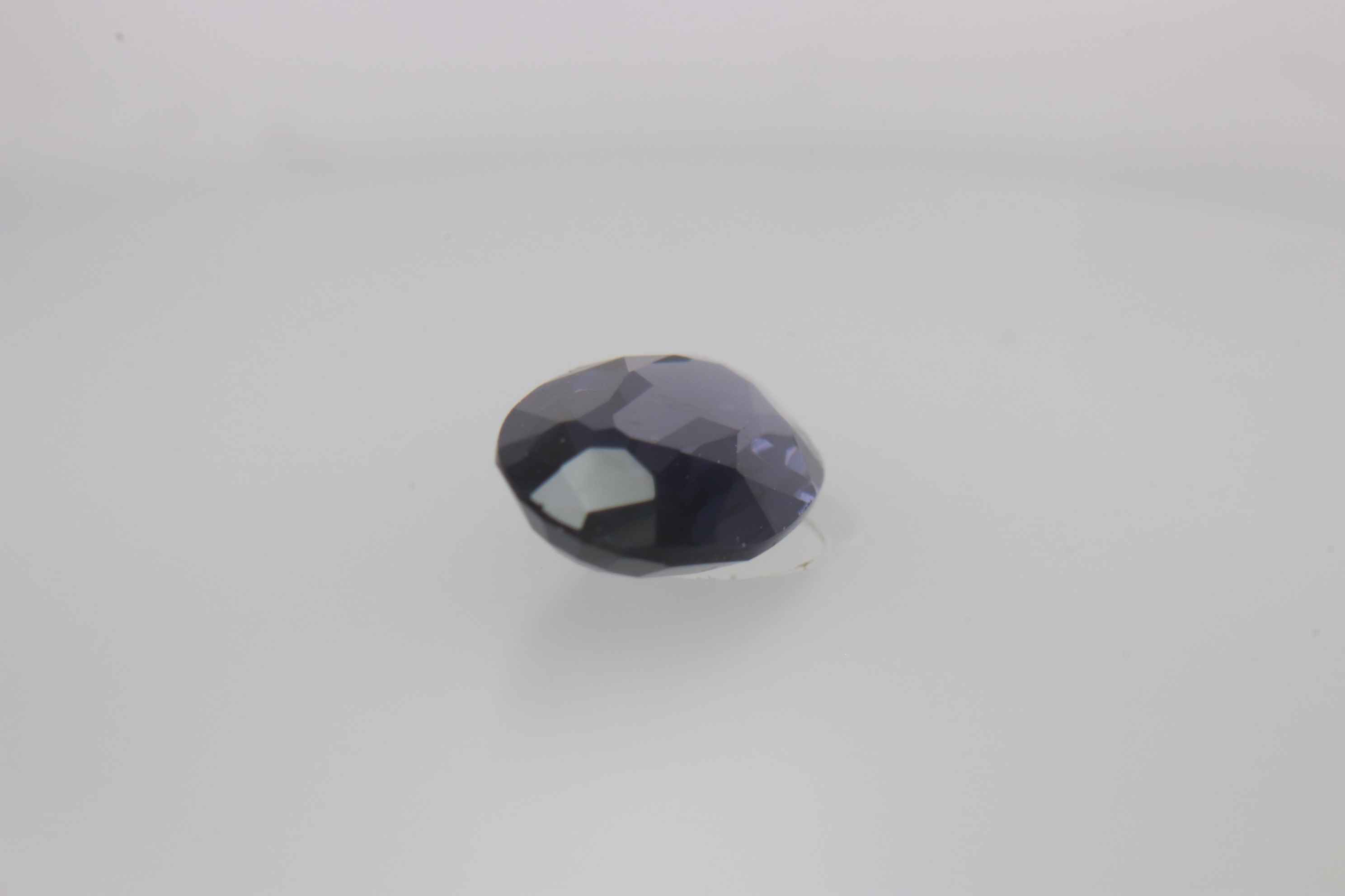 0.9ct Black Spinel VVS Oval Shape (8.1x4.7x2.4 mm) Unheated gemstone from Sri Lanka