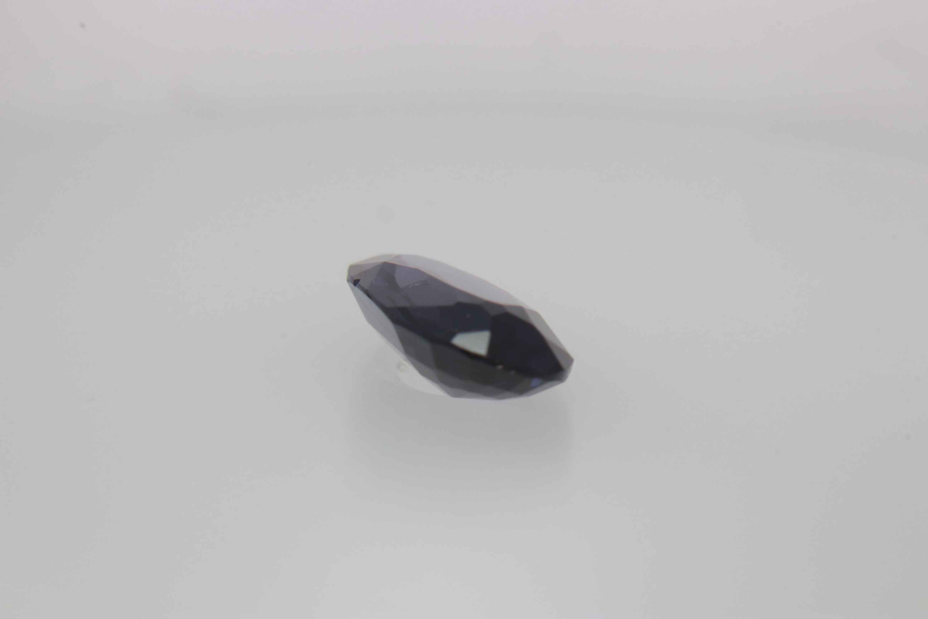 0.9ct Black Spinel VVS Oval Shape (8.1x4.7x2.4 mm) Unheated gemstone from Sri Lanka