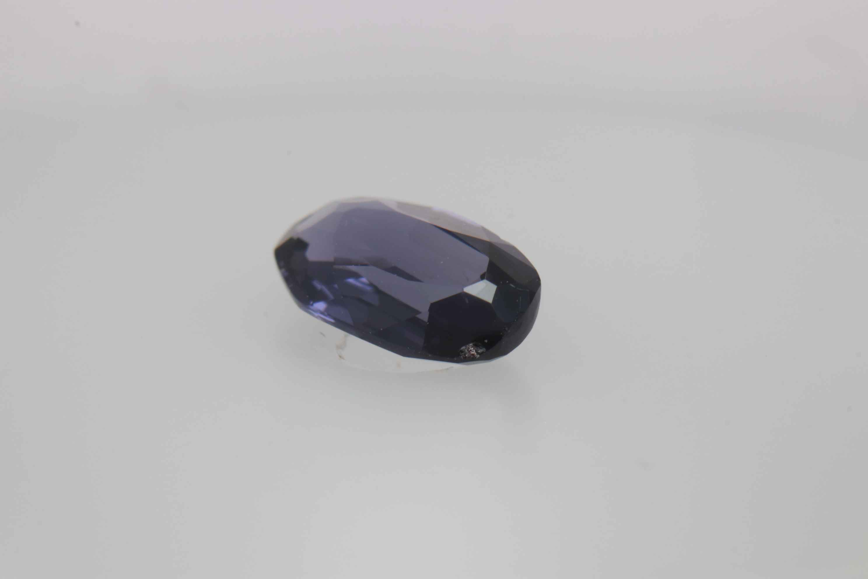 0.9ct Black Spinel VVS Oval Shape (8.1x4.7x2.4 mm) Unheated gemstone from Sri Lanka