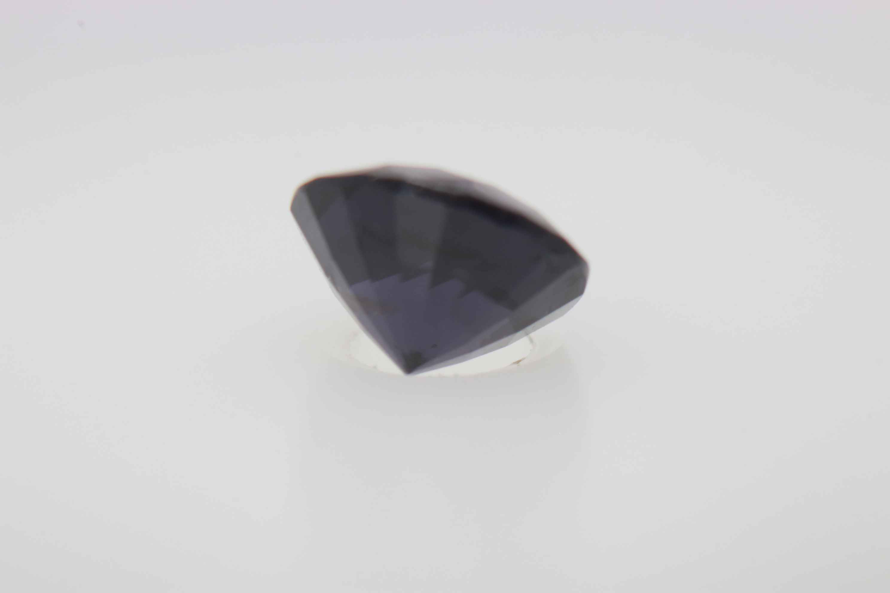 0.8ct Purple Spinel Vs Round Shape (0x5.9x3.6 mm) Unheated gemstone from Sri Lanka