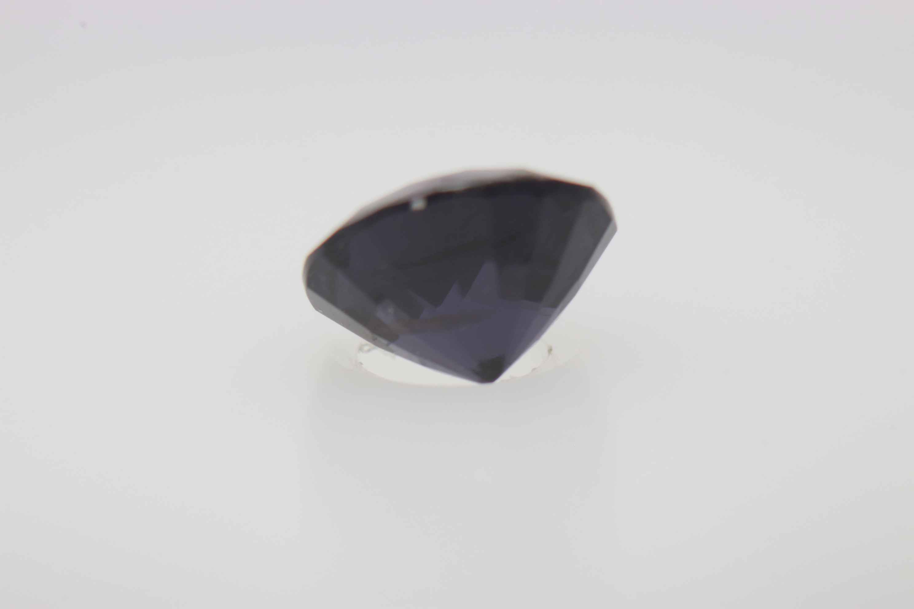 0.8ct Purple Spinel Vs Round Shape (0x5.9x3.6 mm) Unheated gemstone from Sri Lanka
