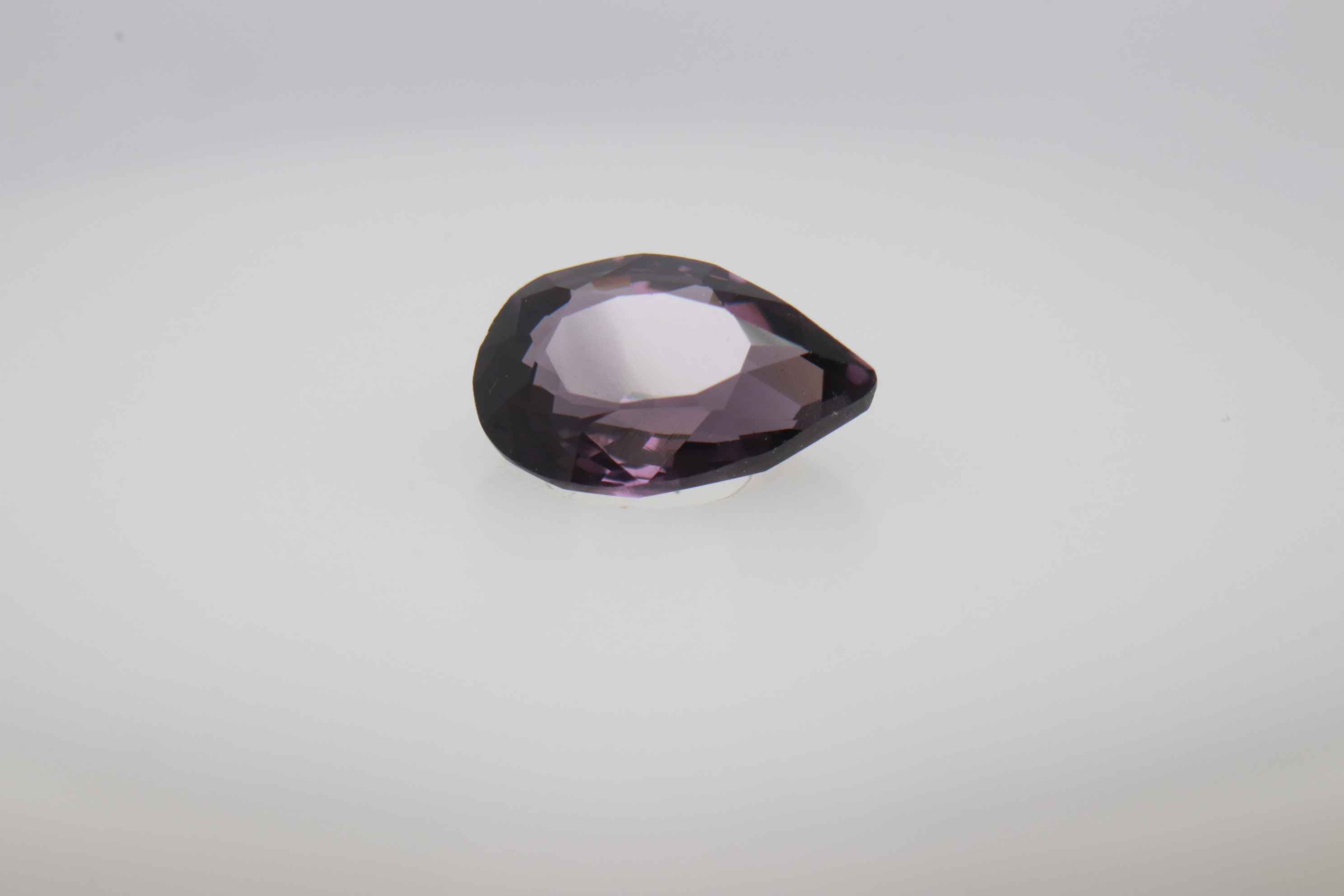 0.7ct Purple Spinel VVS Oval Shape (6.7x4.6x2.6 mm) Unheated gemstone from Sri Lanka