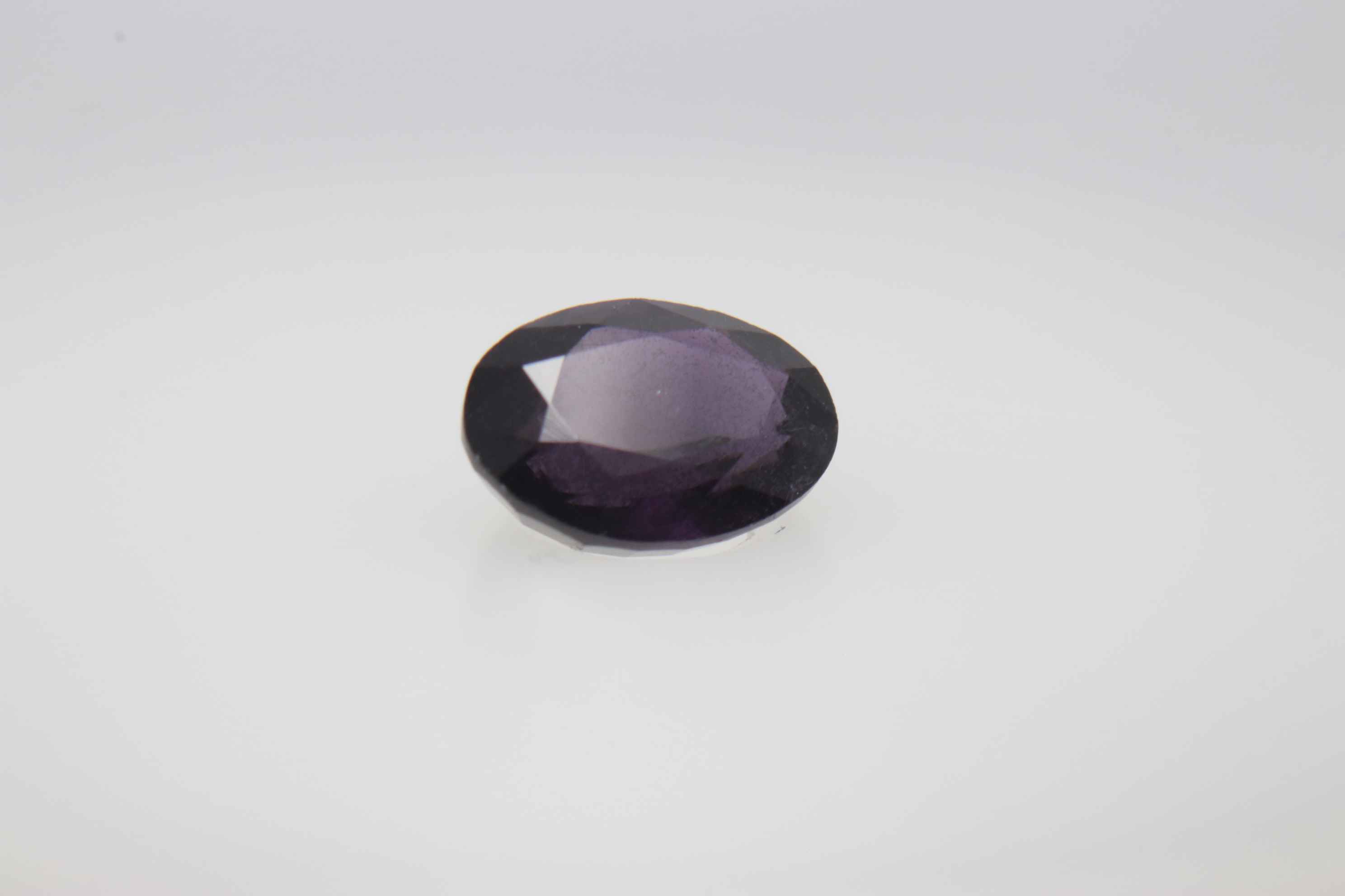 0.8ct Purple Spinel Vs1 Oval Shape (6.1x4.8x3 mm) Unheated gemstone from Sri Lanka