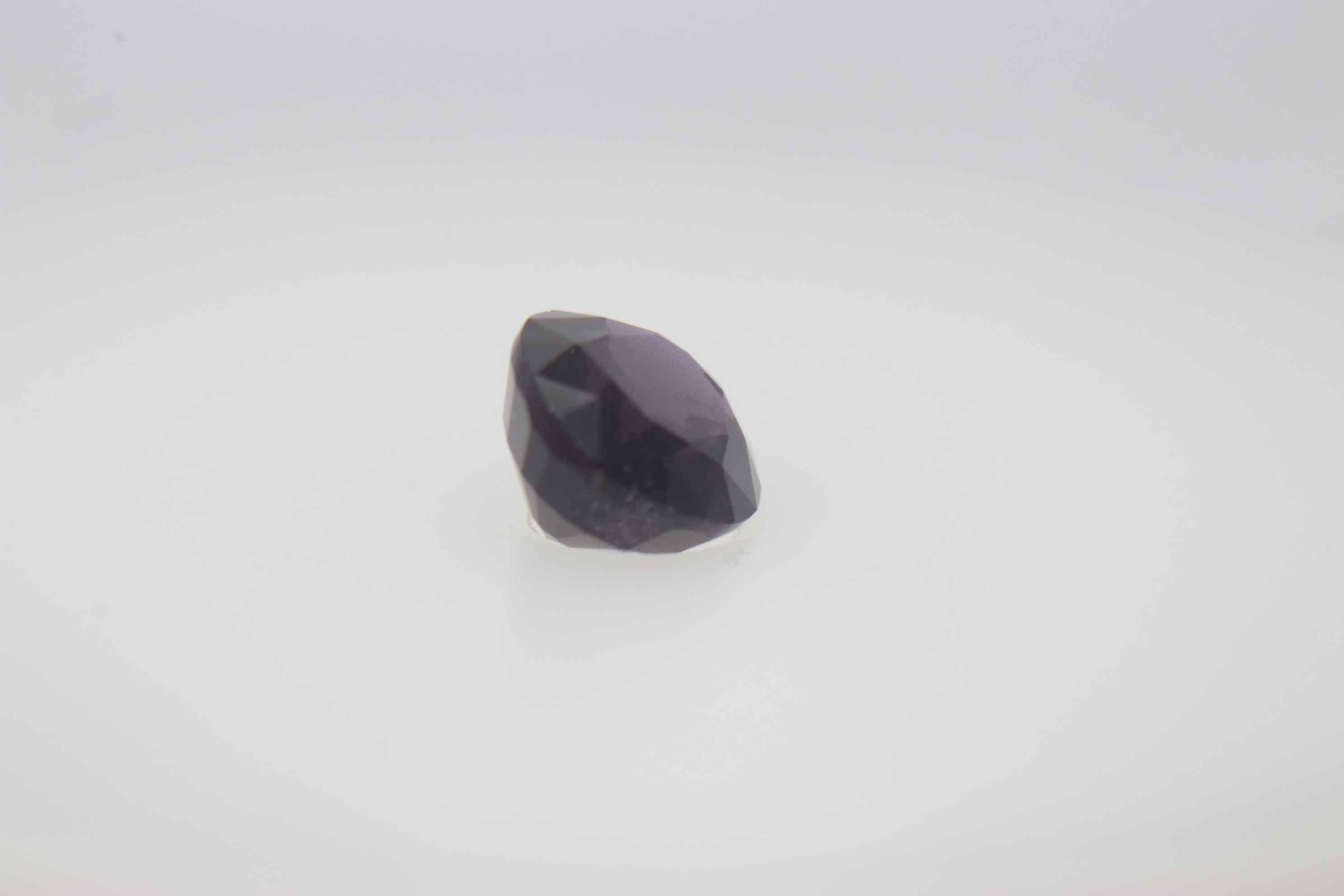 0.8ct Purple Spinel Vs1 Oval Shape (6.1x4.8x3 mm) Unheated gemstone from Sri Lanka