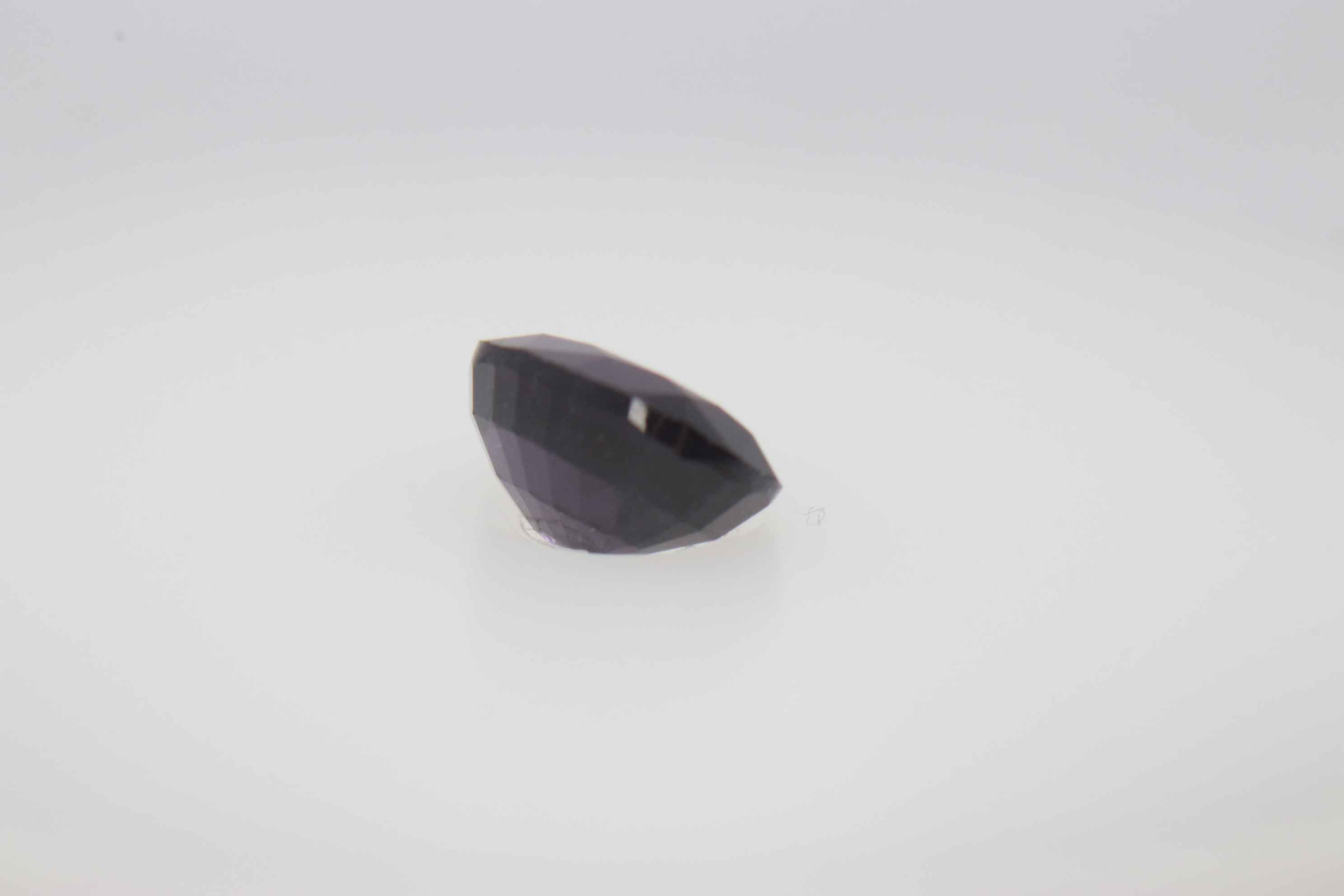 0.8ct Purple Spinel Vs1 Oval Shape (6.1x4.8x3 mm) Unheated gemstone from Sri Lanka