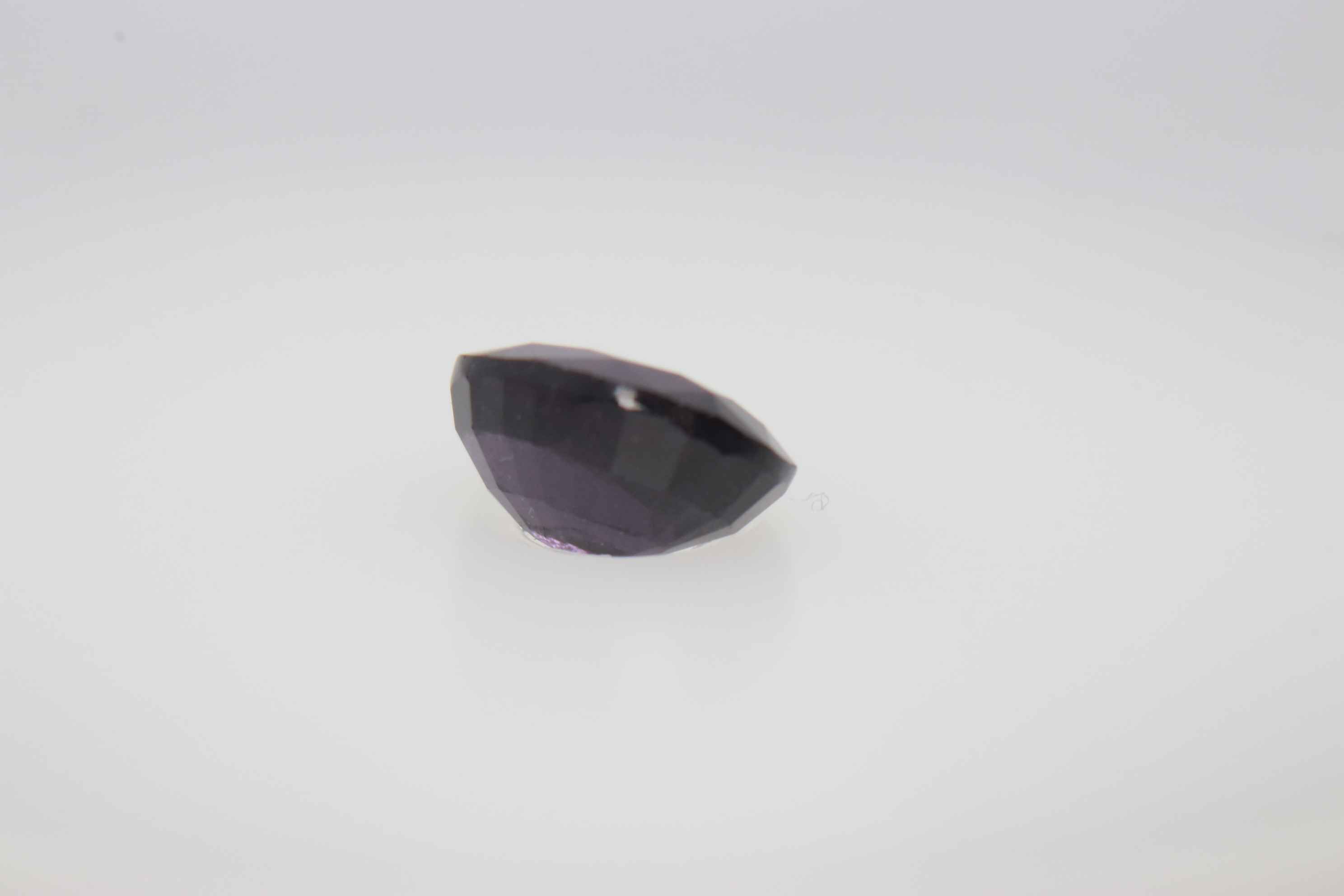 0.8ct Purple Spinel Vs1 Oval Shape (6.1x4.8x3 mm) Unheated gemstone from Sri Lanka