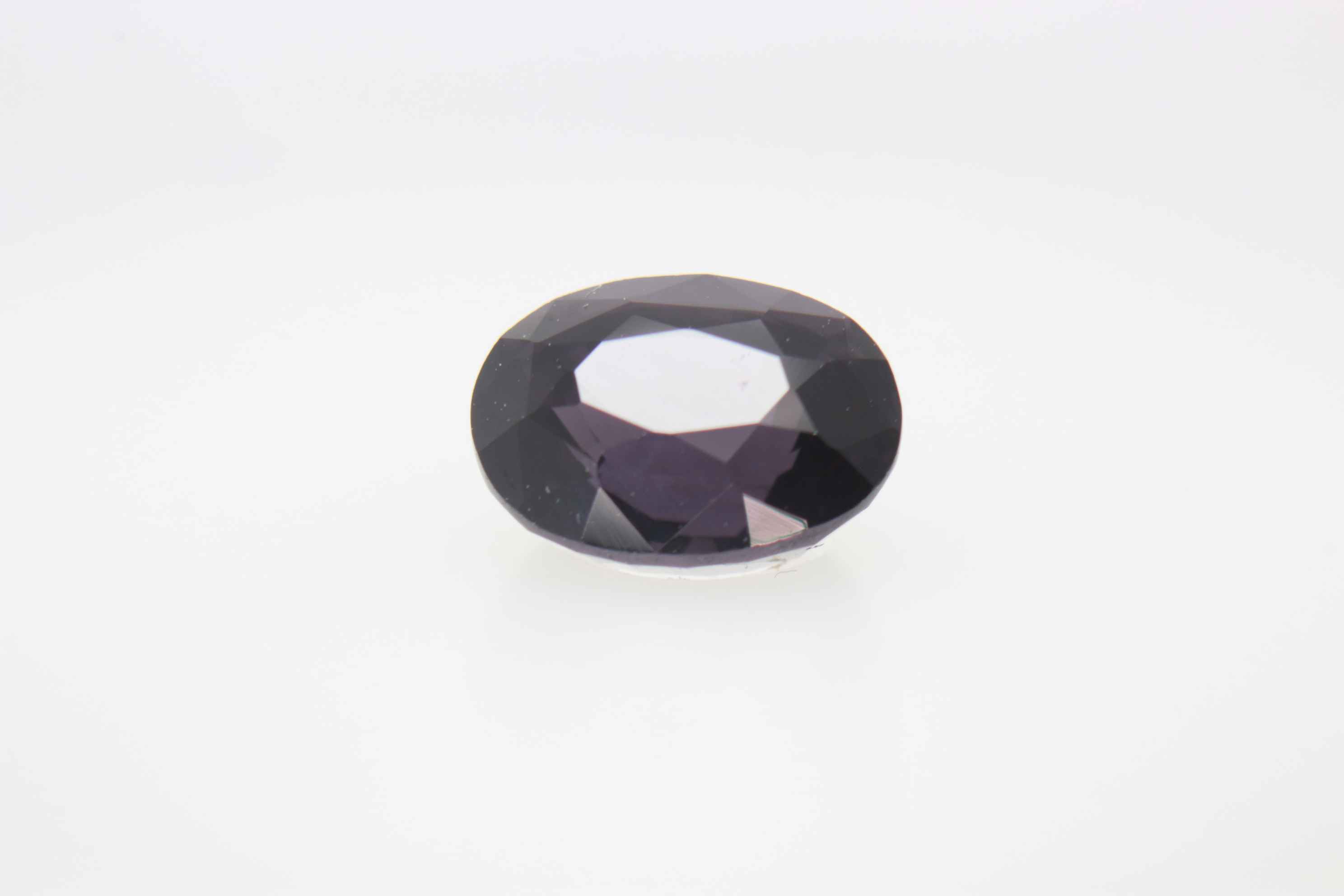 1.2ct Purple Spinel VVS Oval Shape (6.7x5.3x4.6 mm) Unheated gemstone from Sri Lanka