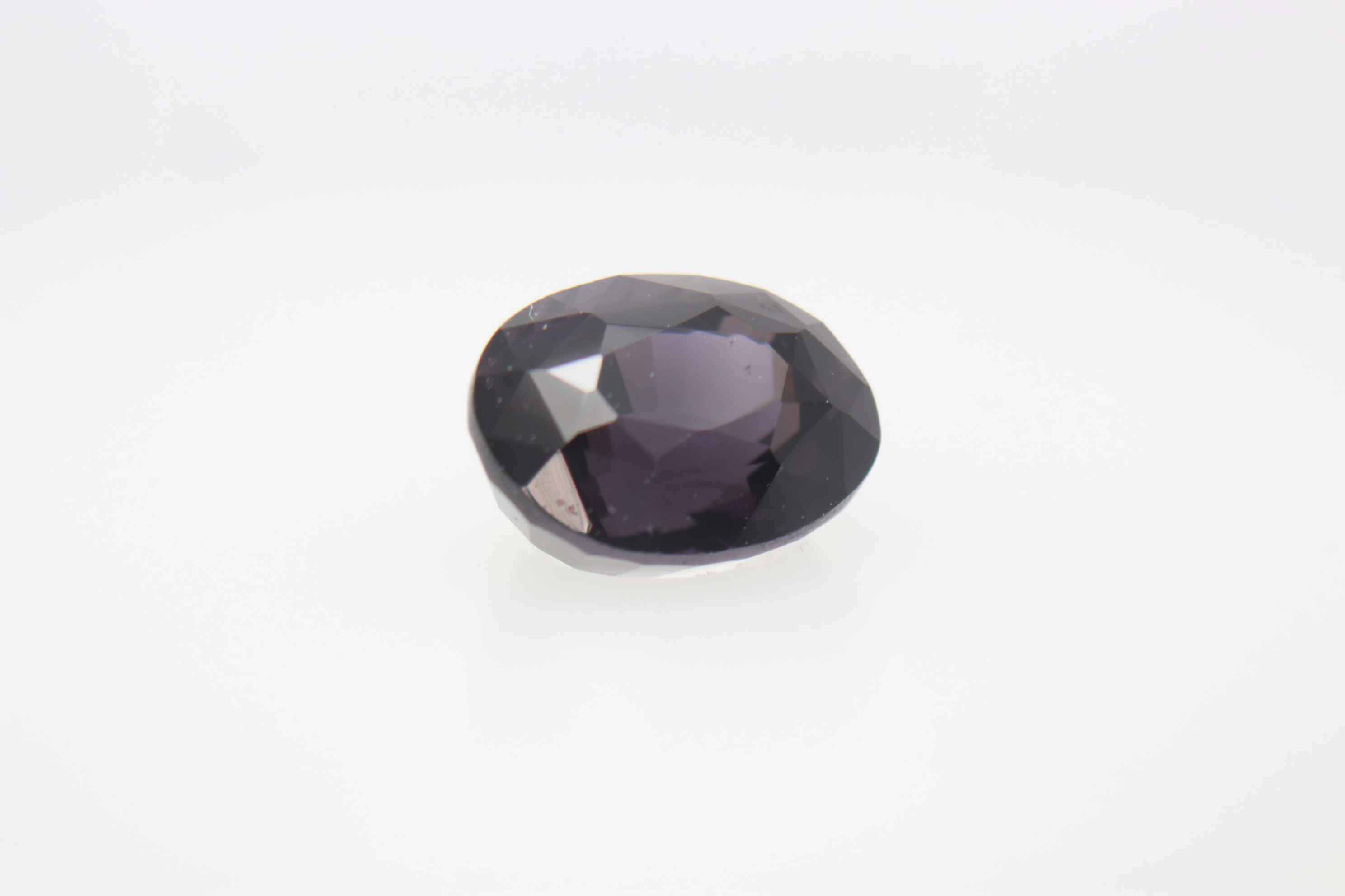 1.2ct Purple Spinel VVS Oval Shape (6.7x5.3x4.6 mm) Unheated gemstone from Sri Lanka