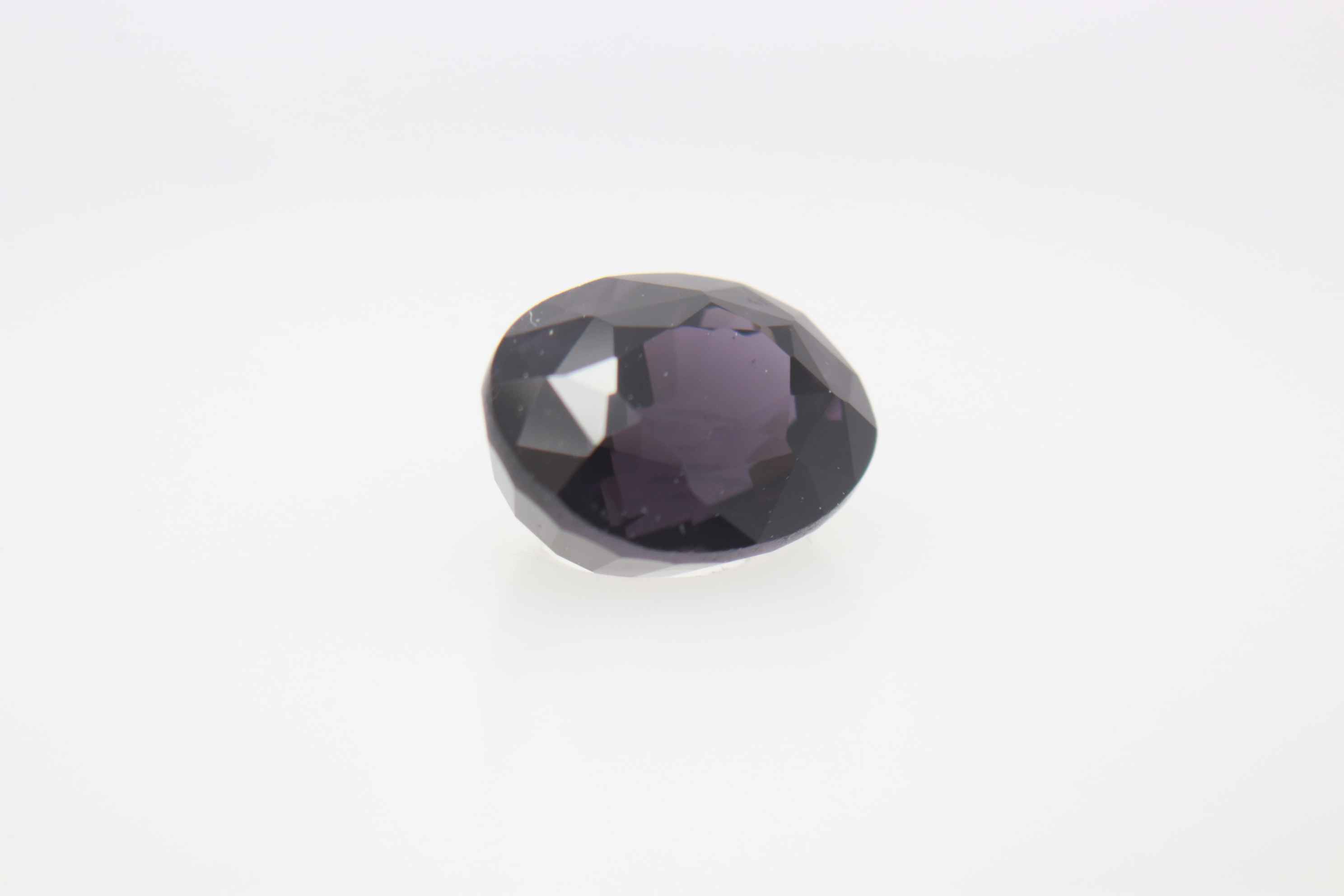 1.2ct Purple Spinel VVS Oval Shape (6.7x5.3x4.6 mm) Unheated gemstone from Sri Lanka
