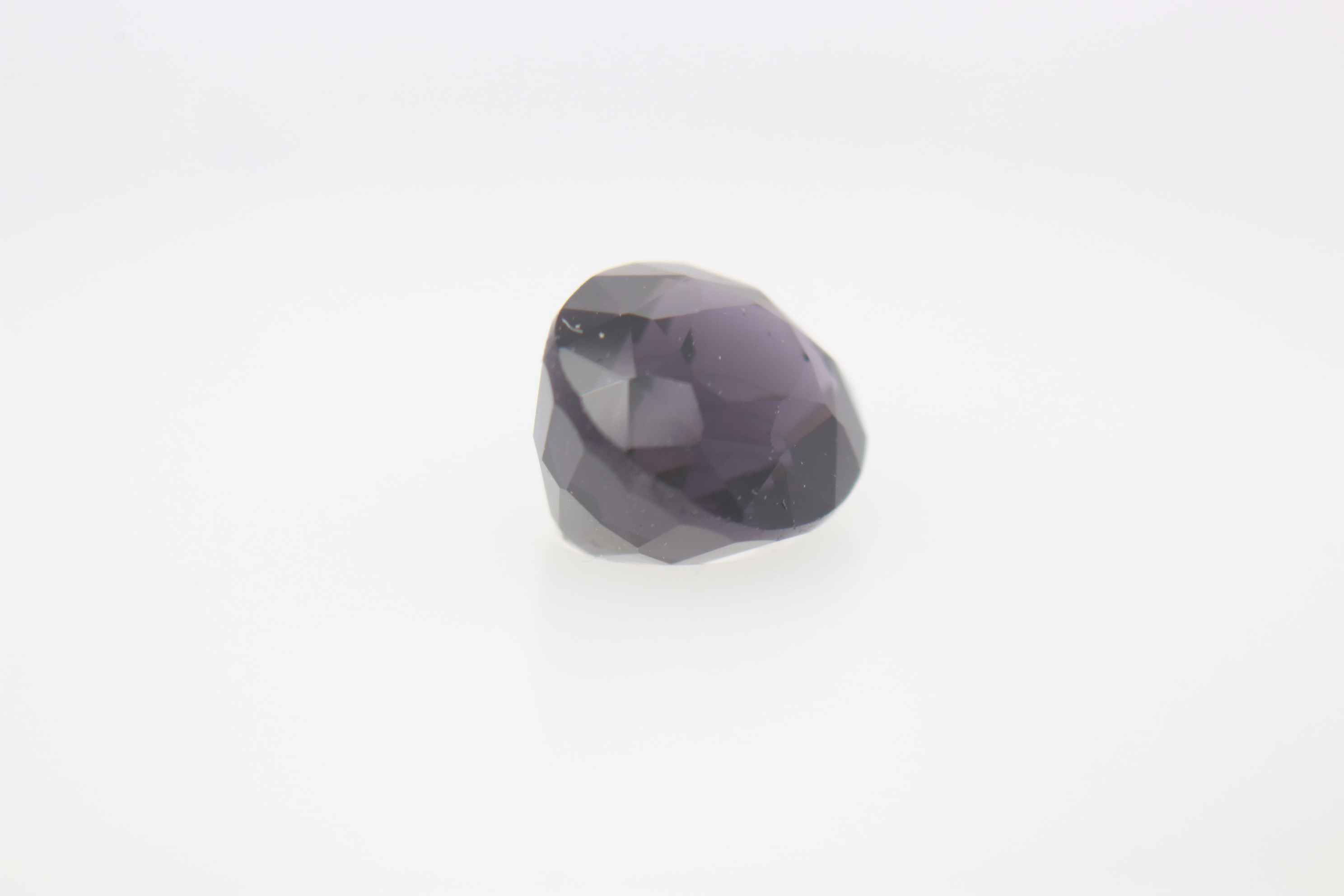 1.2ct Purple Spinel VVS Oval Shape (6.7x5.3x4.6 mm) Unheated gemstone from Sri Lanka