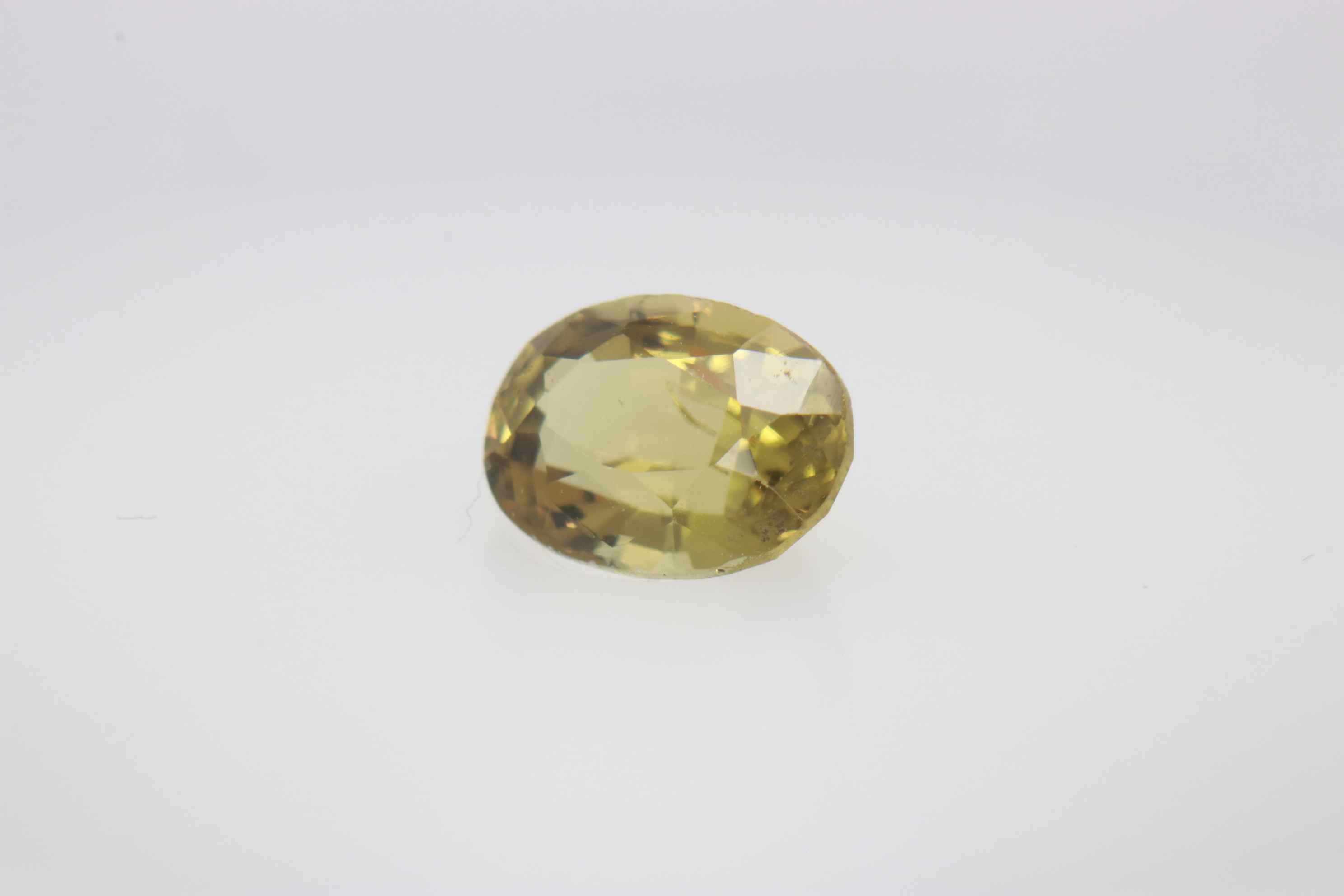 0.7ct Light Goldenrod Yellow Spinel VVS Oval Shape (6.3x4.5x3.3 mm) Unheated gemstone from Sri Lanka