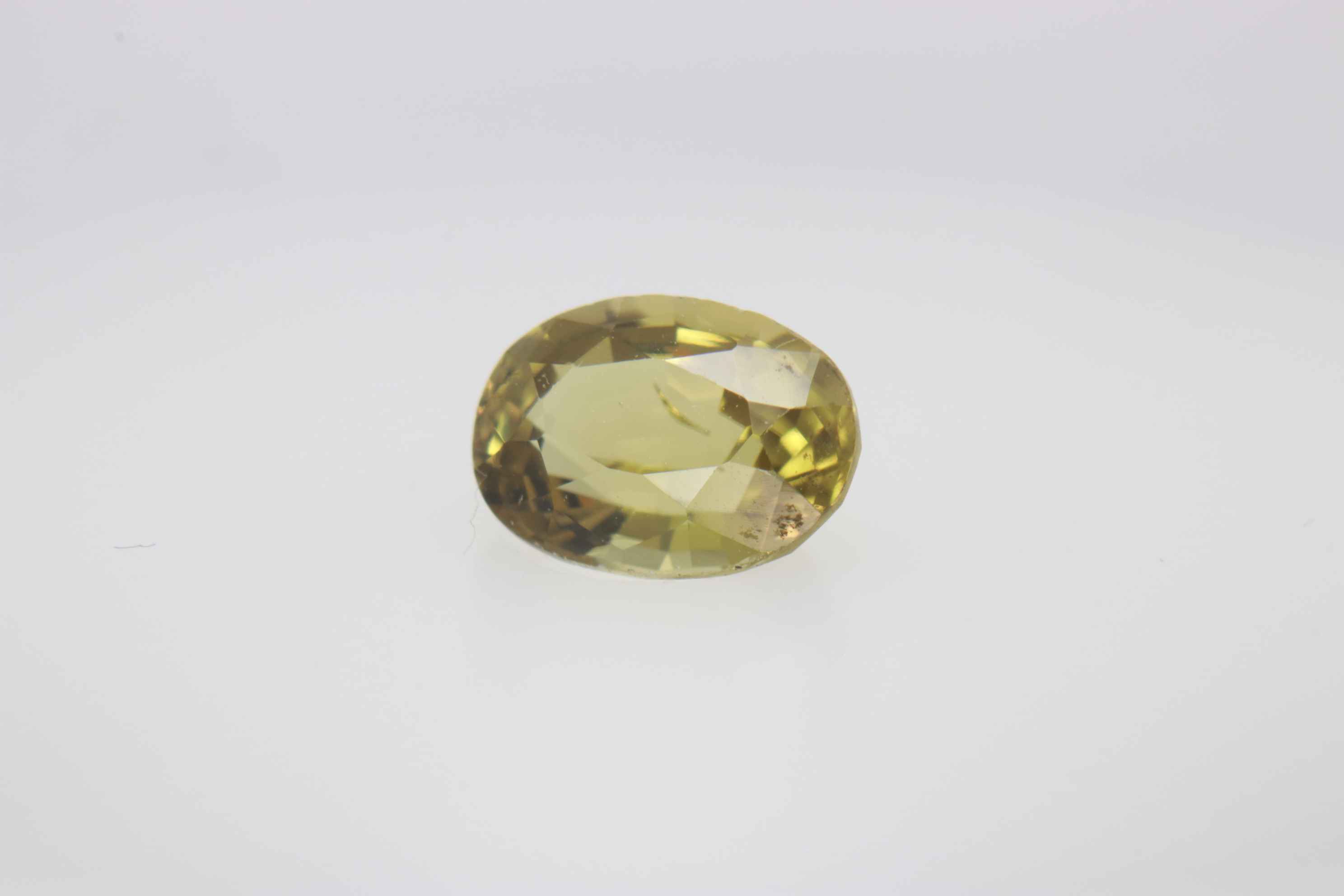 0.7ct Light Goldenrod Yellow Spinel VVS Oval Shape (6.3x4.5x3.3 mm) Unheated gemstone from Sri Lanka