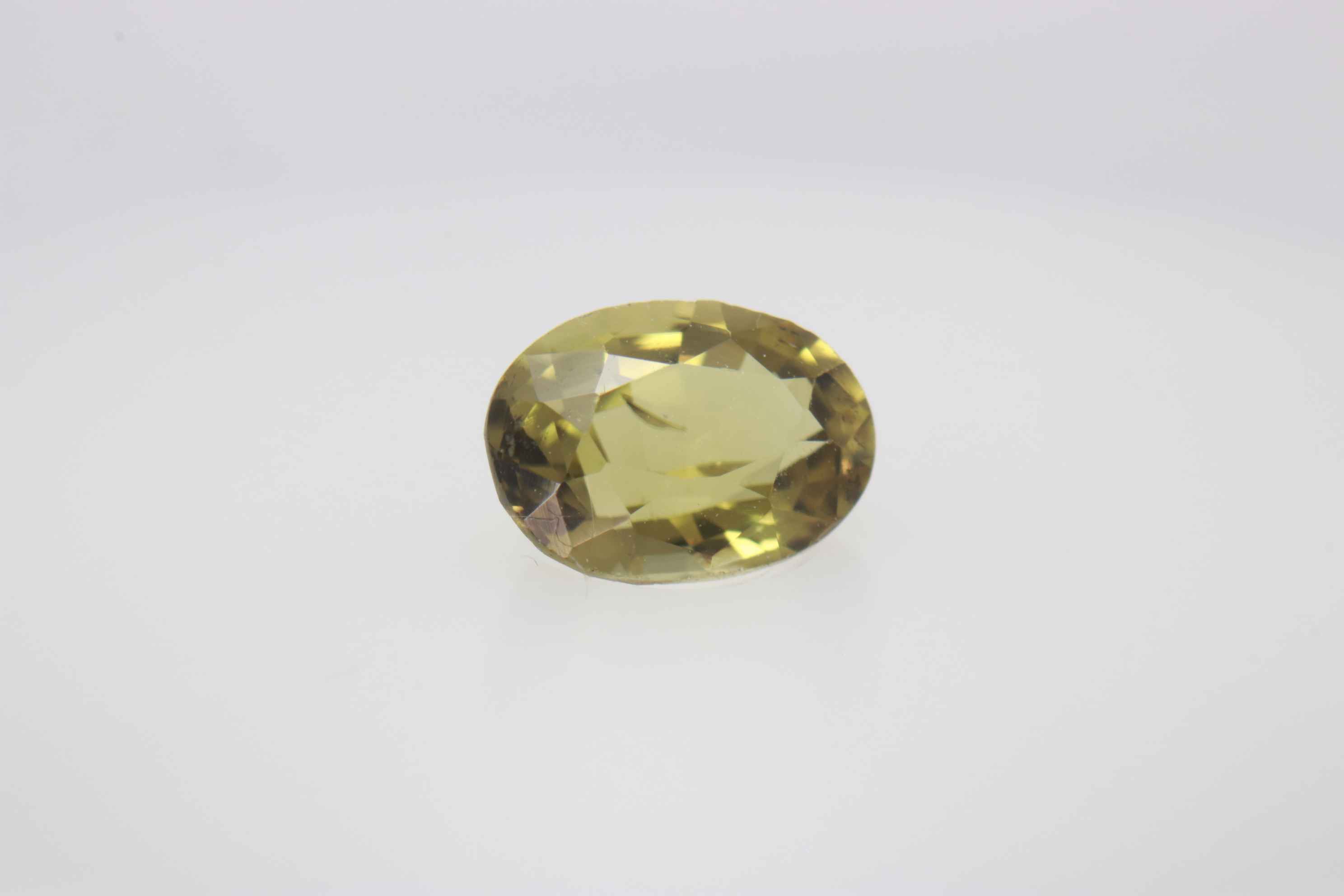 0.7ct Light Goldenrod Yellow Spinel VVS Oval Shape (6.3x4.5x3.3 mm) Unheated gemstone from Sri Lanka