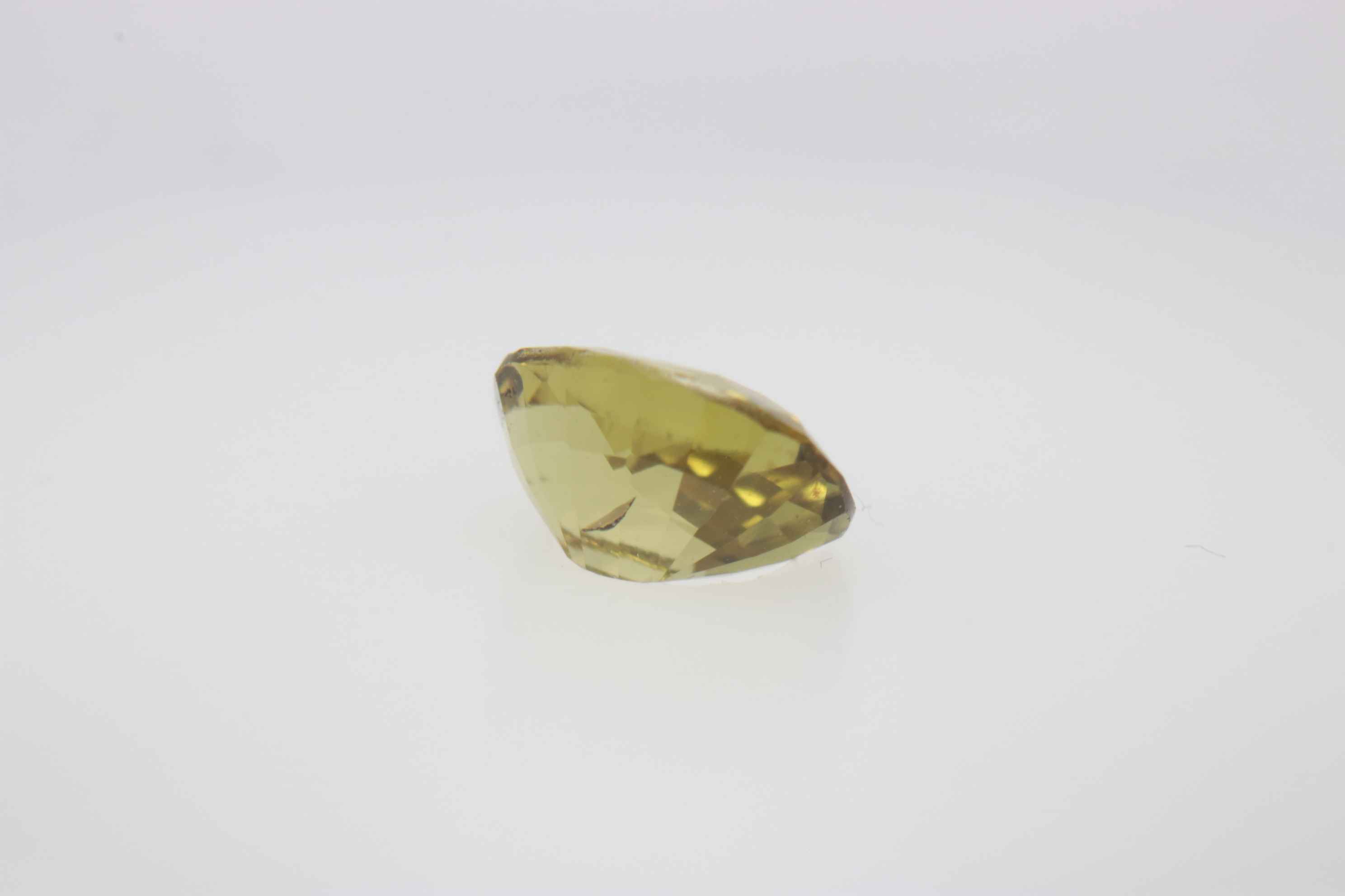 0.7ct Light Goldenrod Yellow Spinel VVS Oval Shape (6.3x4.5x3.3 mm) Unheated gemstone from Sri Lanka
