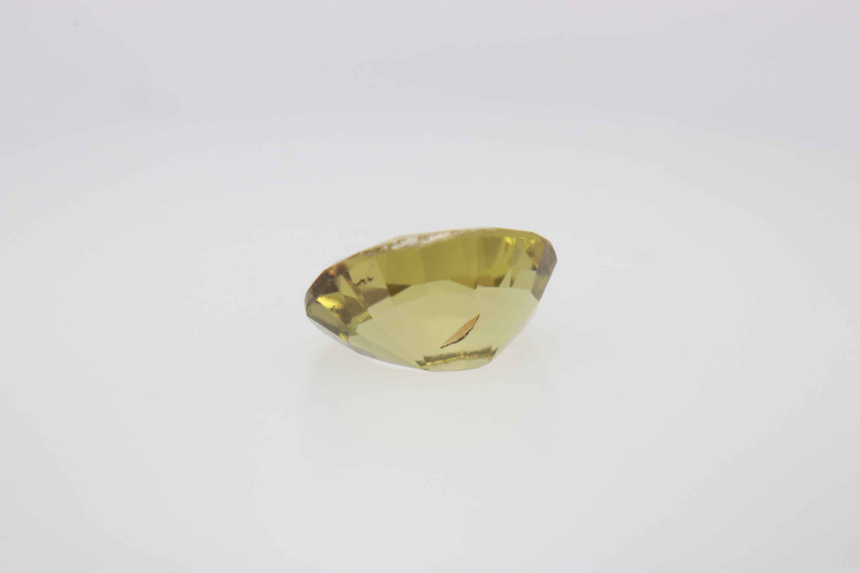 0.7ct Light Goldenrod Yellow Spinel VVS Oval Shape (6.3x4.5x3.3 mm) Unheated gemstone from Sri Lanka
