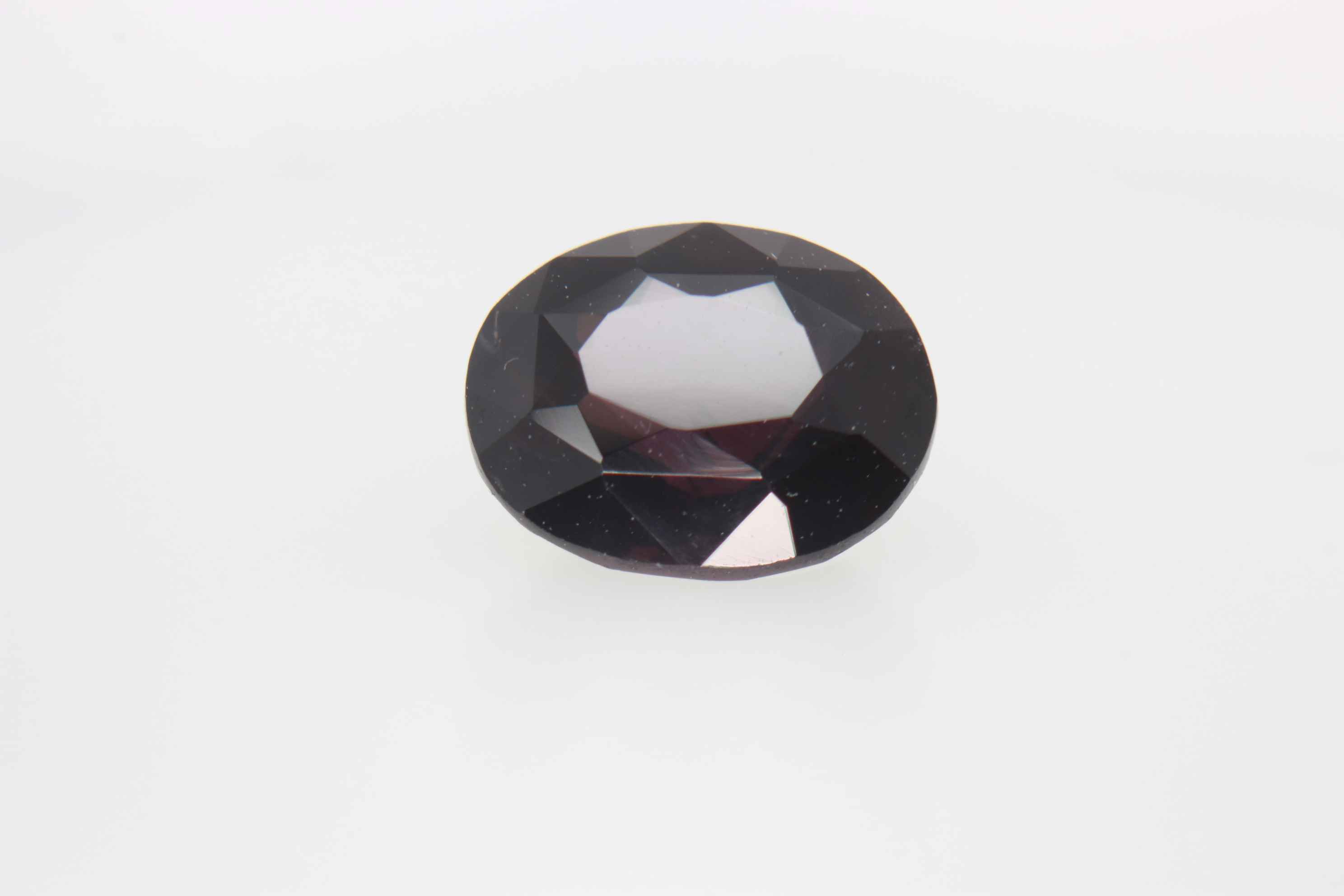 1.5ct Purple Spinel VVS Oval Shape (7.3x6.0x4.1 mm) Unheated gemstone from Sri Lanka