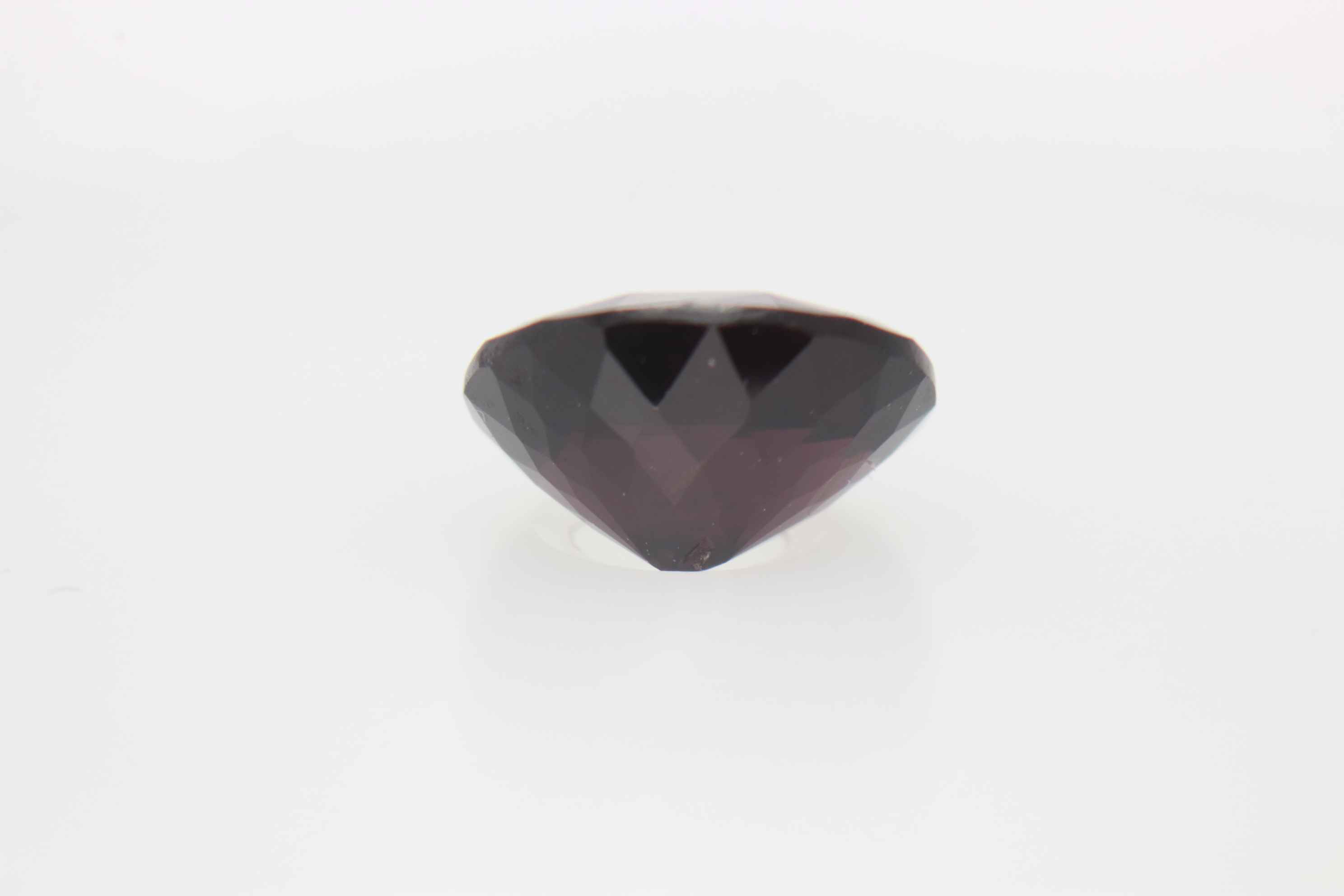 1.5ct Purple Spinel VVS Oval Shape (7.3x6.0x4.1 mm) Unheated gemstone from Sri Lanka