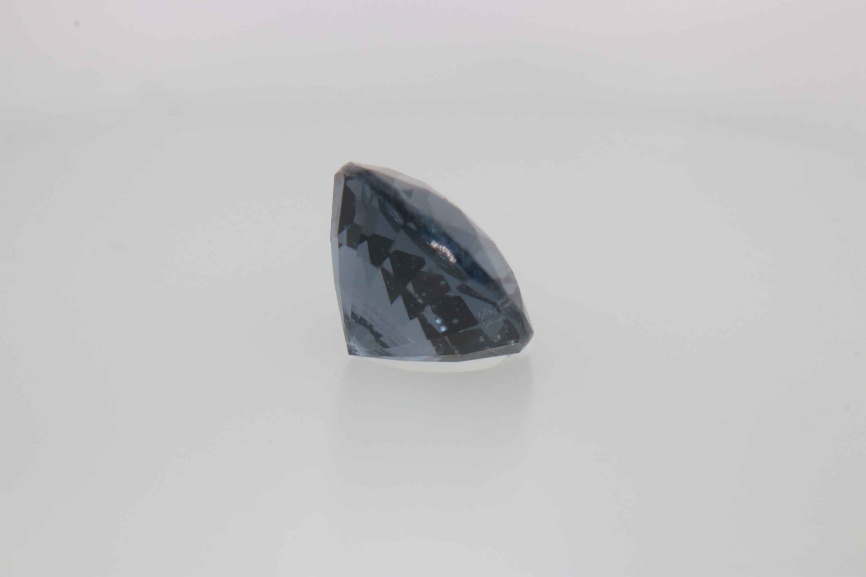 1.1ct Cobolt Spinel Vs1 Round Shape (0x6.1x4.5 mm) Unheated gemstone from Sri Lanka