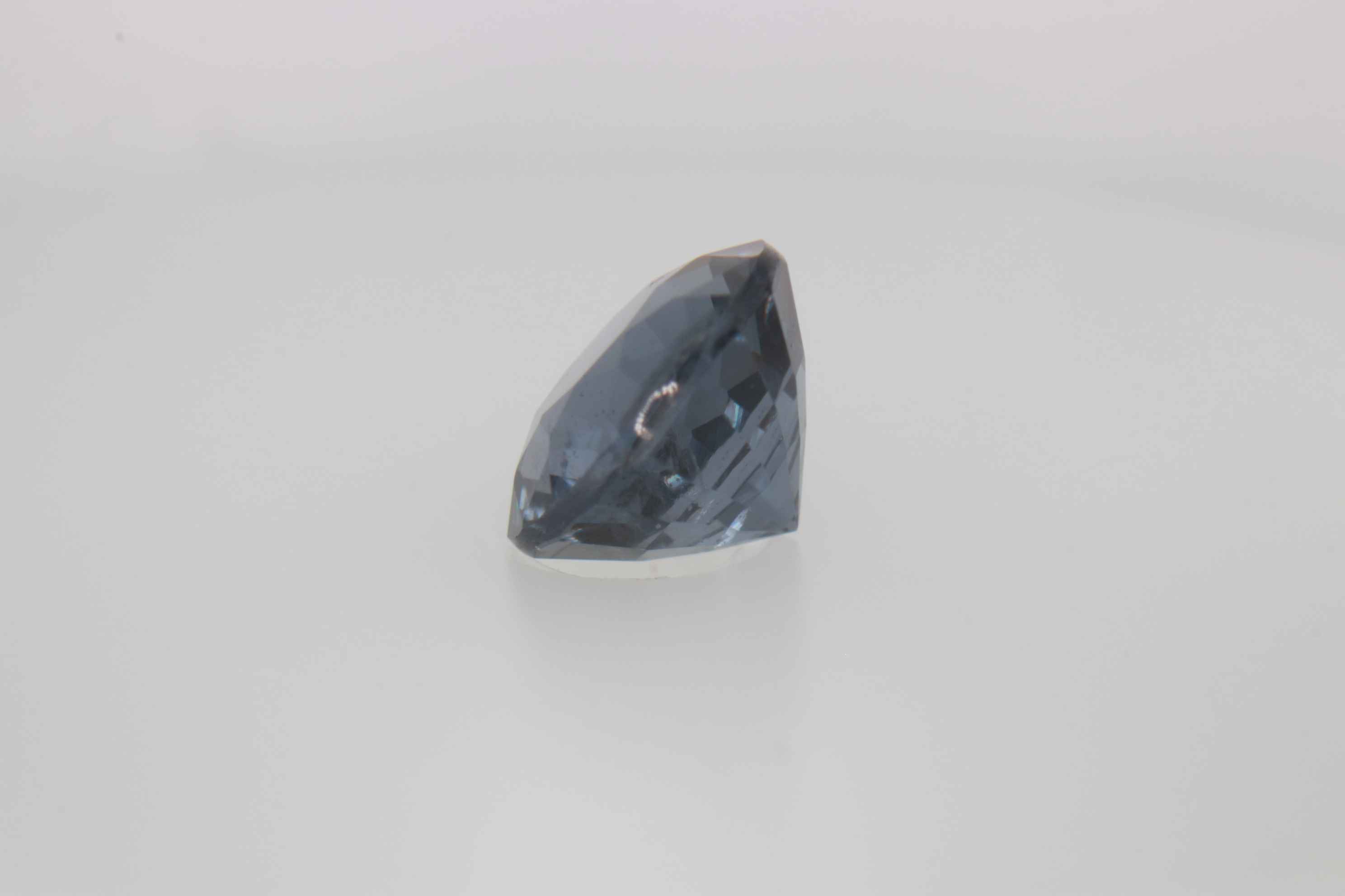 1.1ct Cobolt Spinel Vs1 Round Shape (0x6.1x4.5 mm) Unheated gemstone from Sri Lanka