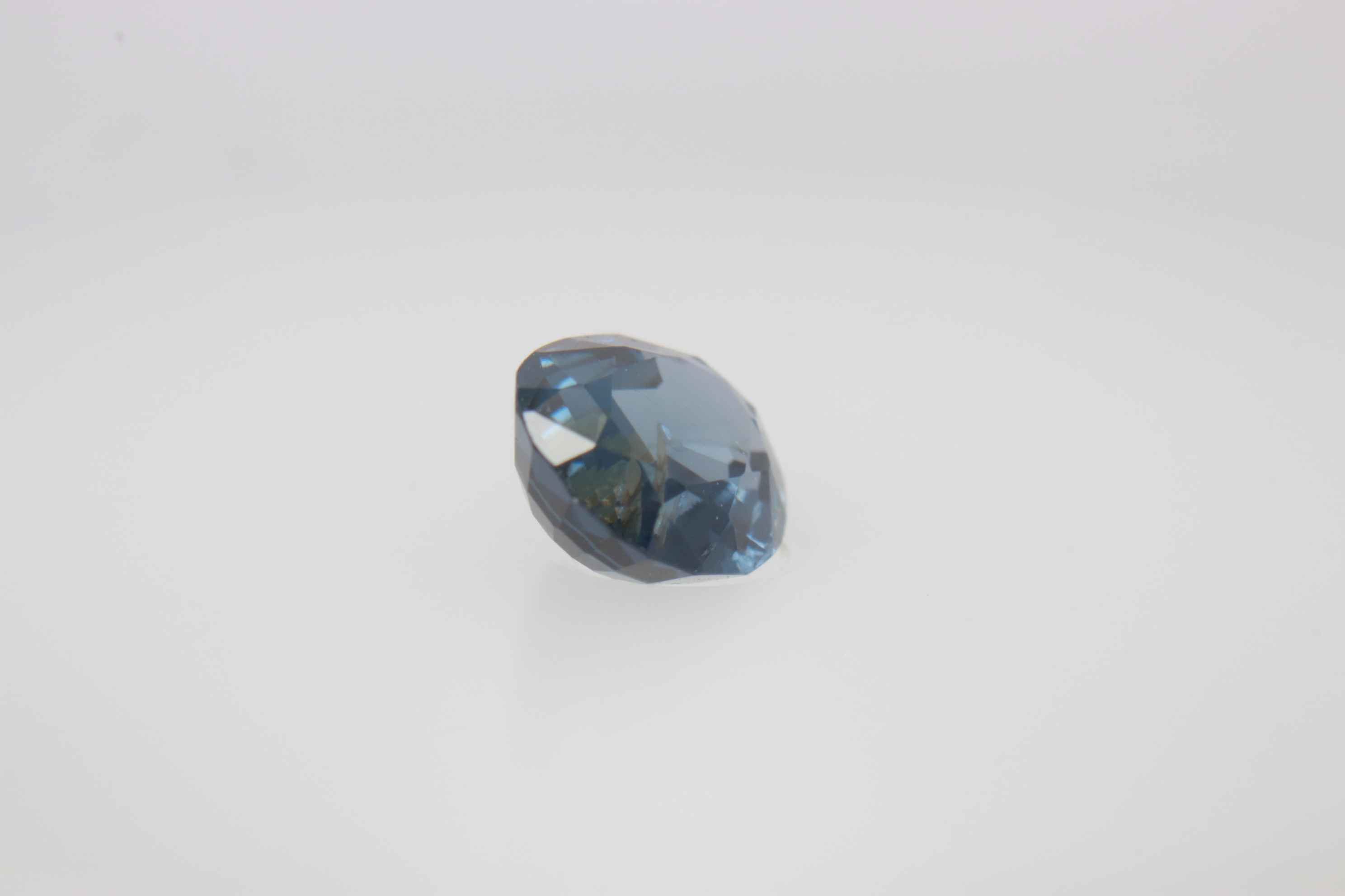 0.6ct Cobolt Spinel VVS Oval Shape (6.5x4.8x2.7 mm) Unheated gemstone from Sri Lanka