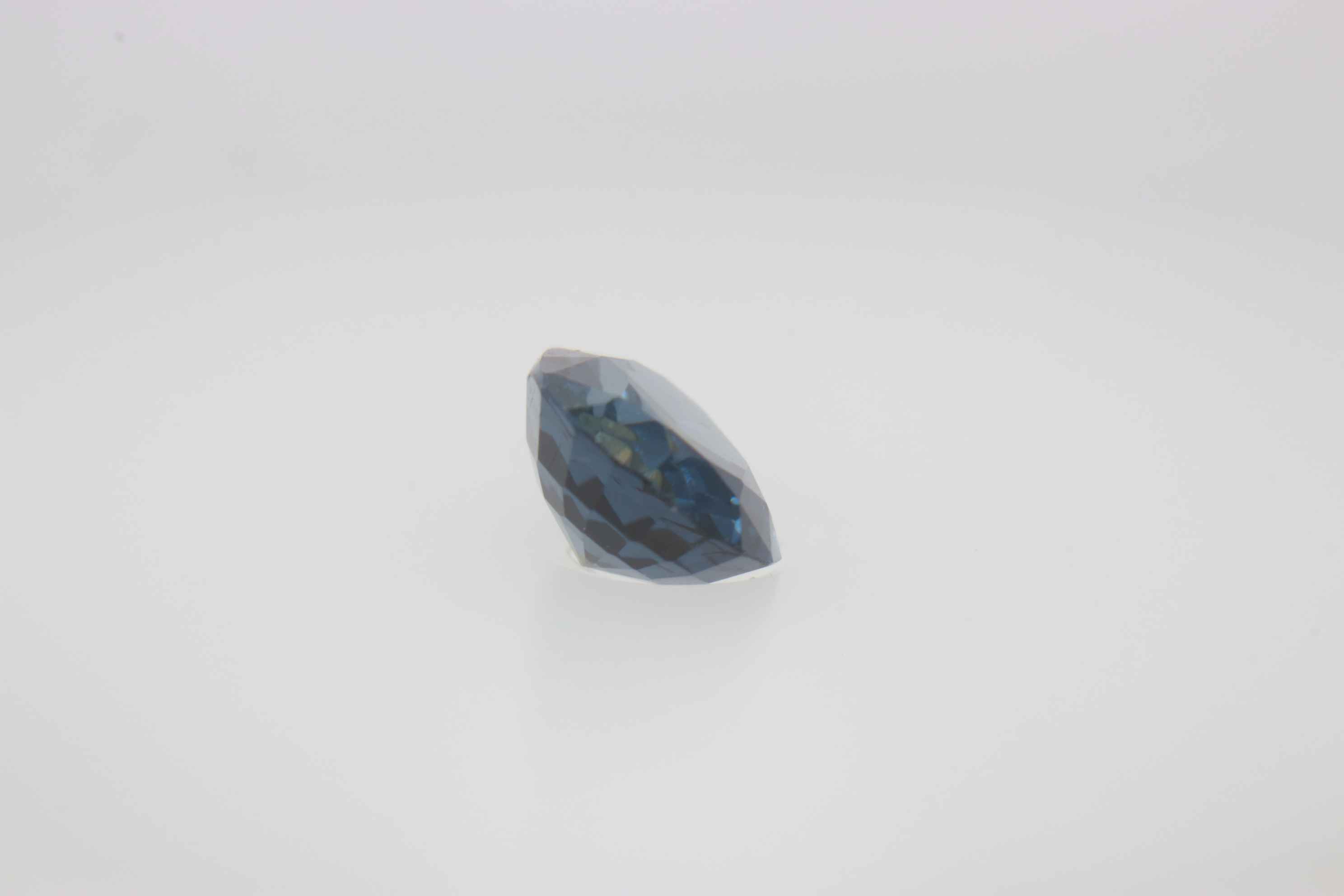 0.6ct Cobolt Spinel VVS Oval Shape (6.5x4.8x2.7 mm) Unheated gemstone from Sri Lanka