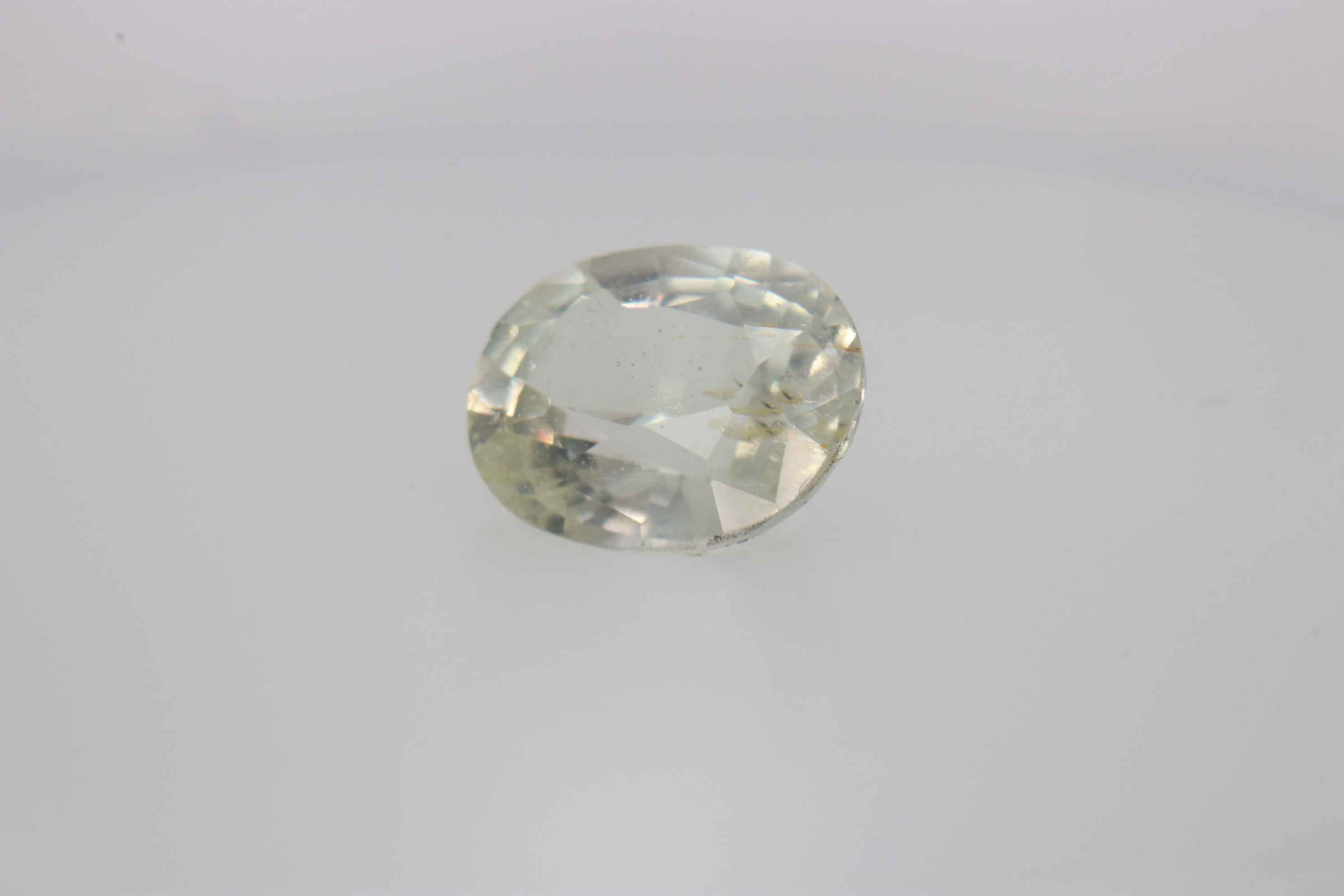 0.85ct Floral White Spinel Vs1 Oval Shape (6.5x5.4x3.5 mm) Unheated gemstone from Sri Lanka