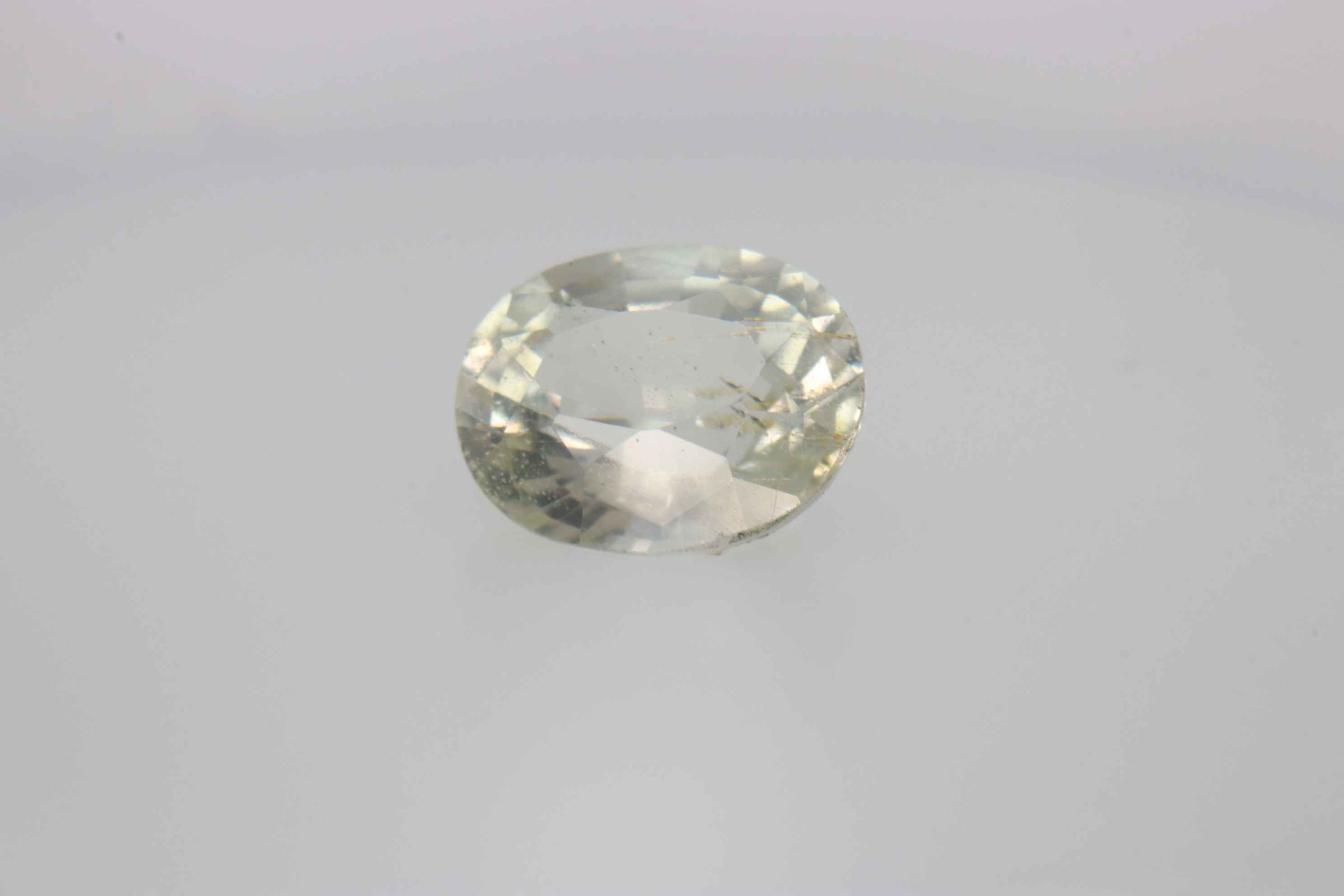 0.85ct Floral White Spinel Vs1 Oval Shape (6.5x5.4x3.5 mm) Unheated gemstone from Sri Lanka