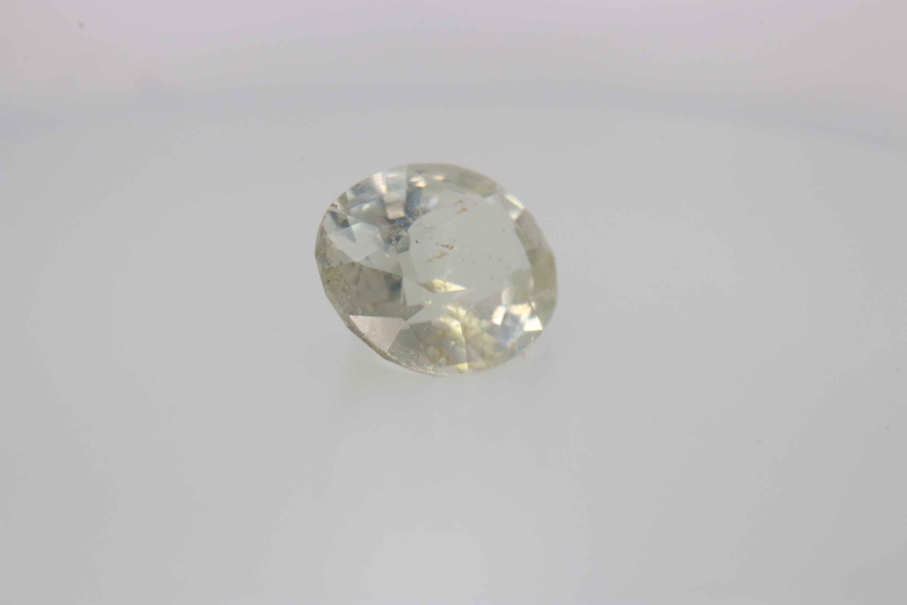 0.85ct Floral White Spinel Vs1 Oval Shape (6.5x5.4x3.5 mm) Unheated gemstone from Sri Lanka