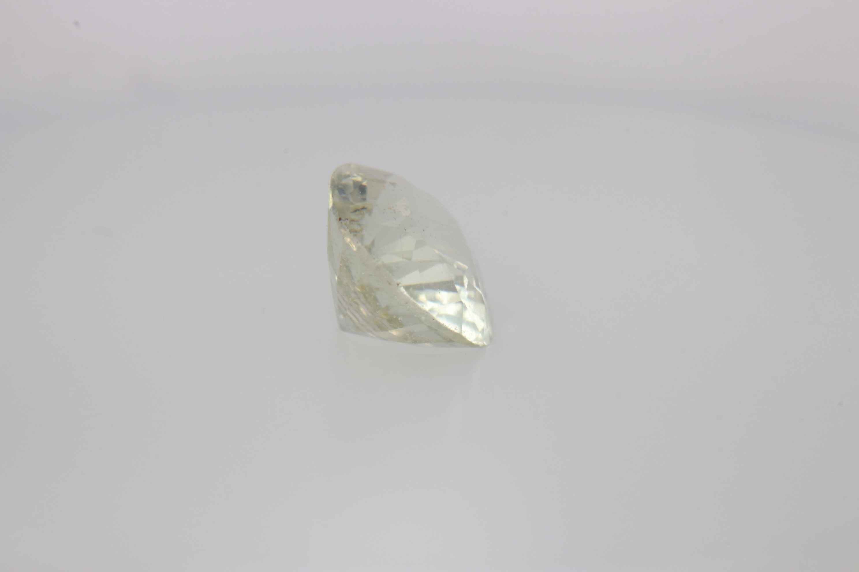 0.85ct Floral White Spinel Vs1 Oval Shape (6.5x5.4x3.5 mm) Unheated gemstone from Sri Lanka