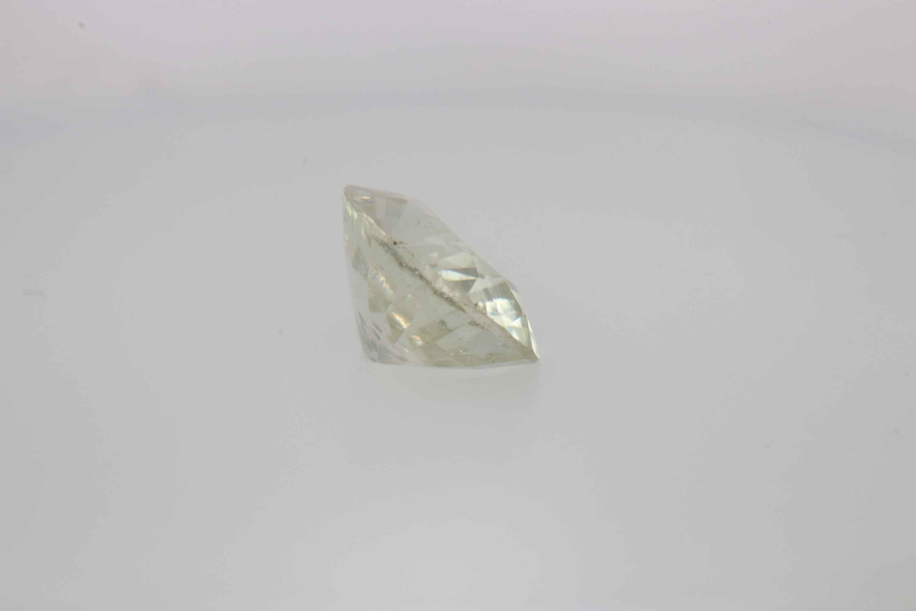 0.85ct Floral White Spinel Vs1 Oval Shape (6.5x5.4x3.5 mm) Unheated gemstone from Sri Lanka