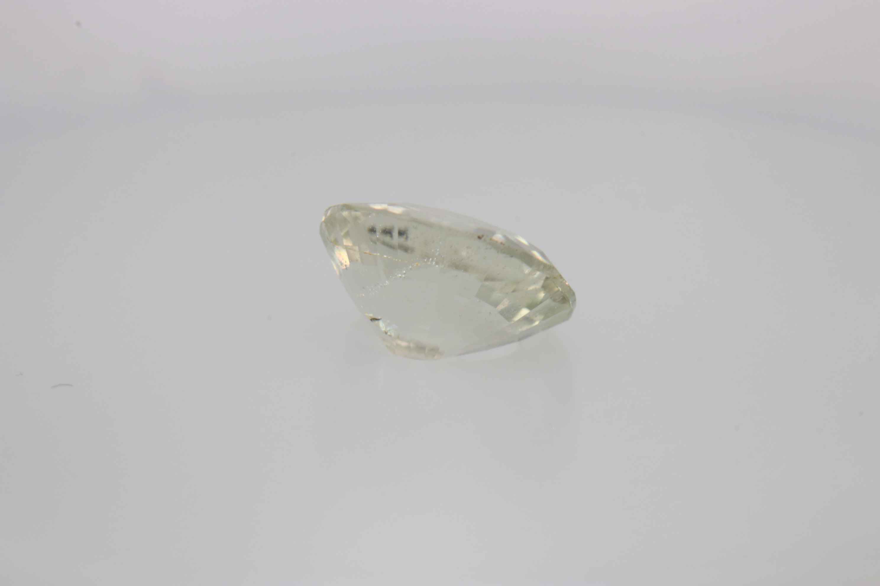 0.85ct Floral White Spinel Vs1 Oval Shape (6.5x5.4x3.5 mm) Unheated gemstone from Sri Lanka