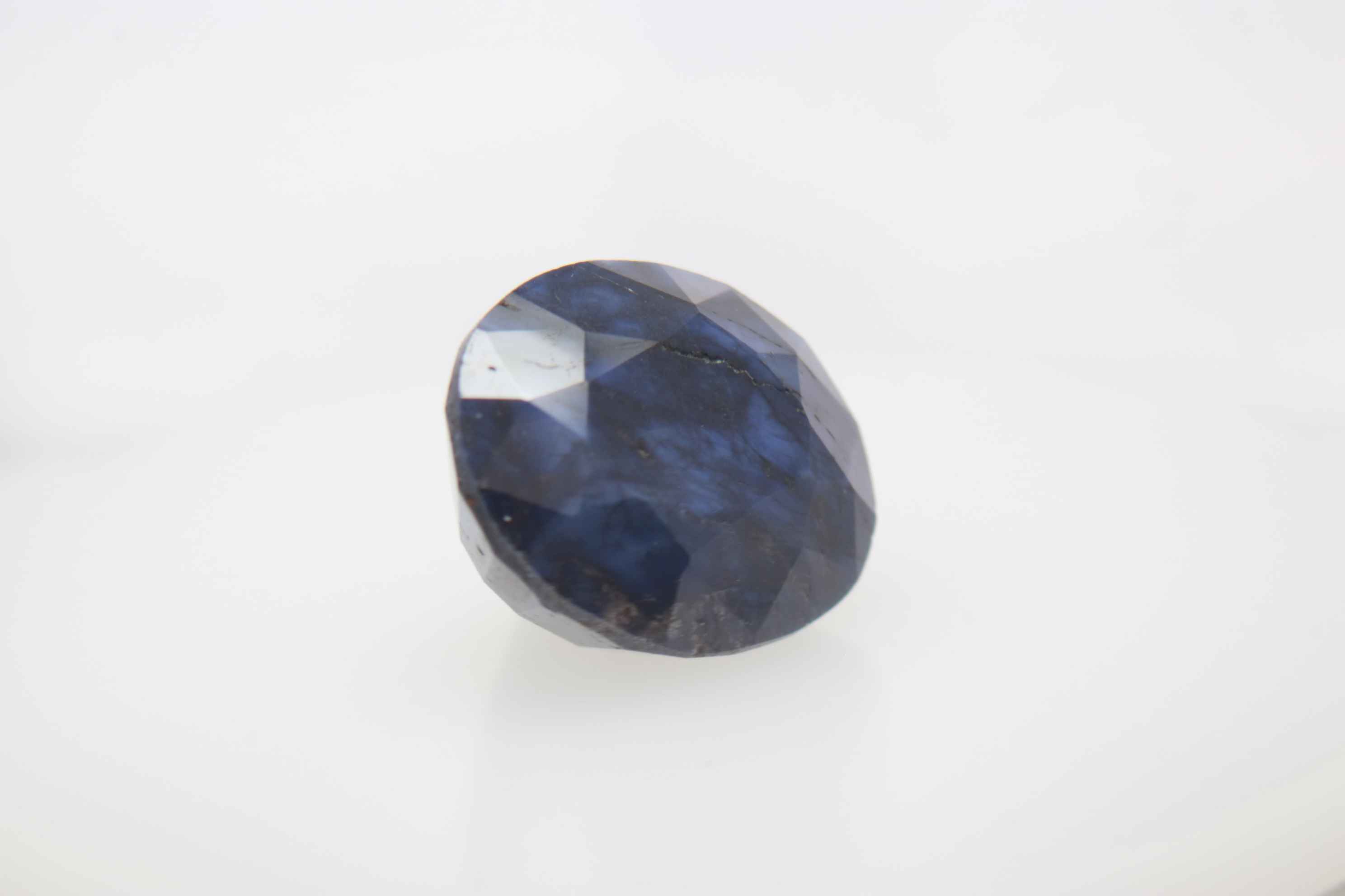 6.5ct Blue Sapphire VVS Oval Shape (11x9.6x7 mm) Heated gemstone from Sri Lanka